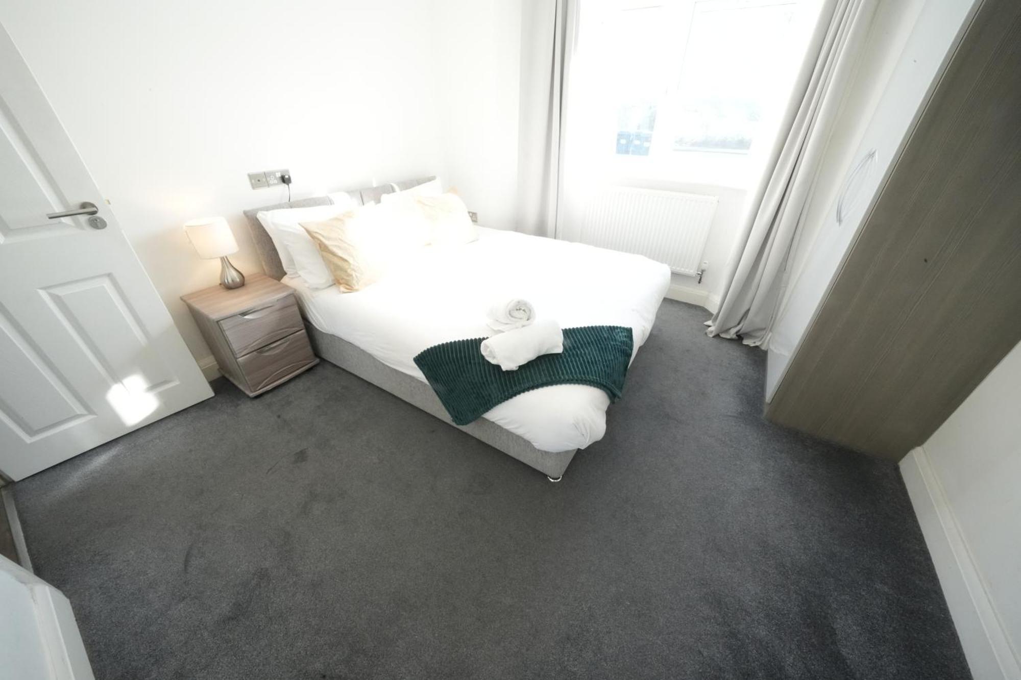 Hatton Apartments: Airport-adjacent With Free Parking And Underground Access Apartment