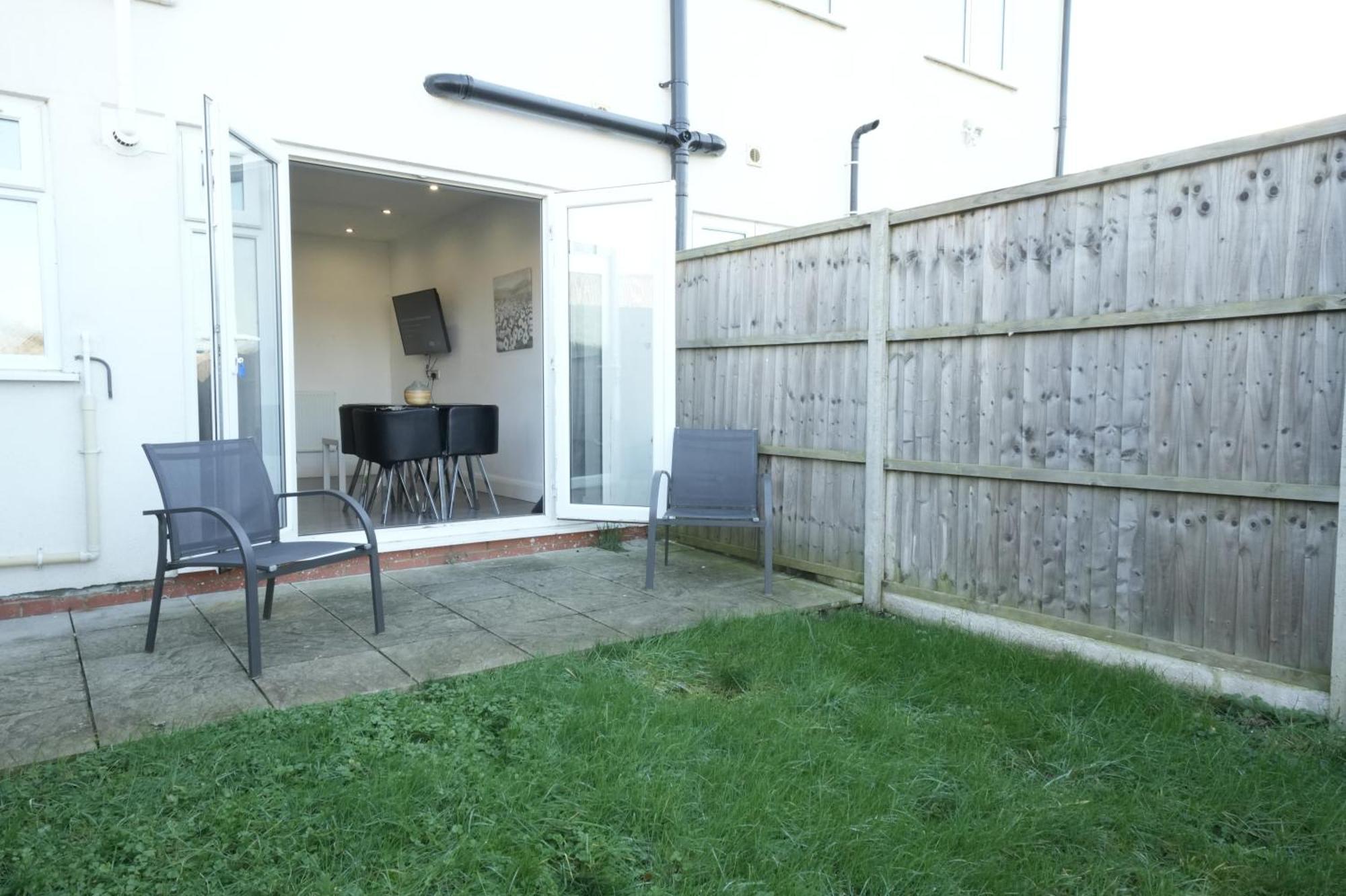 Apartamento Hatton Apartments: Airport-adjacent With Free Parking And Underground Access Londres