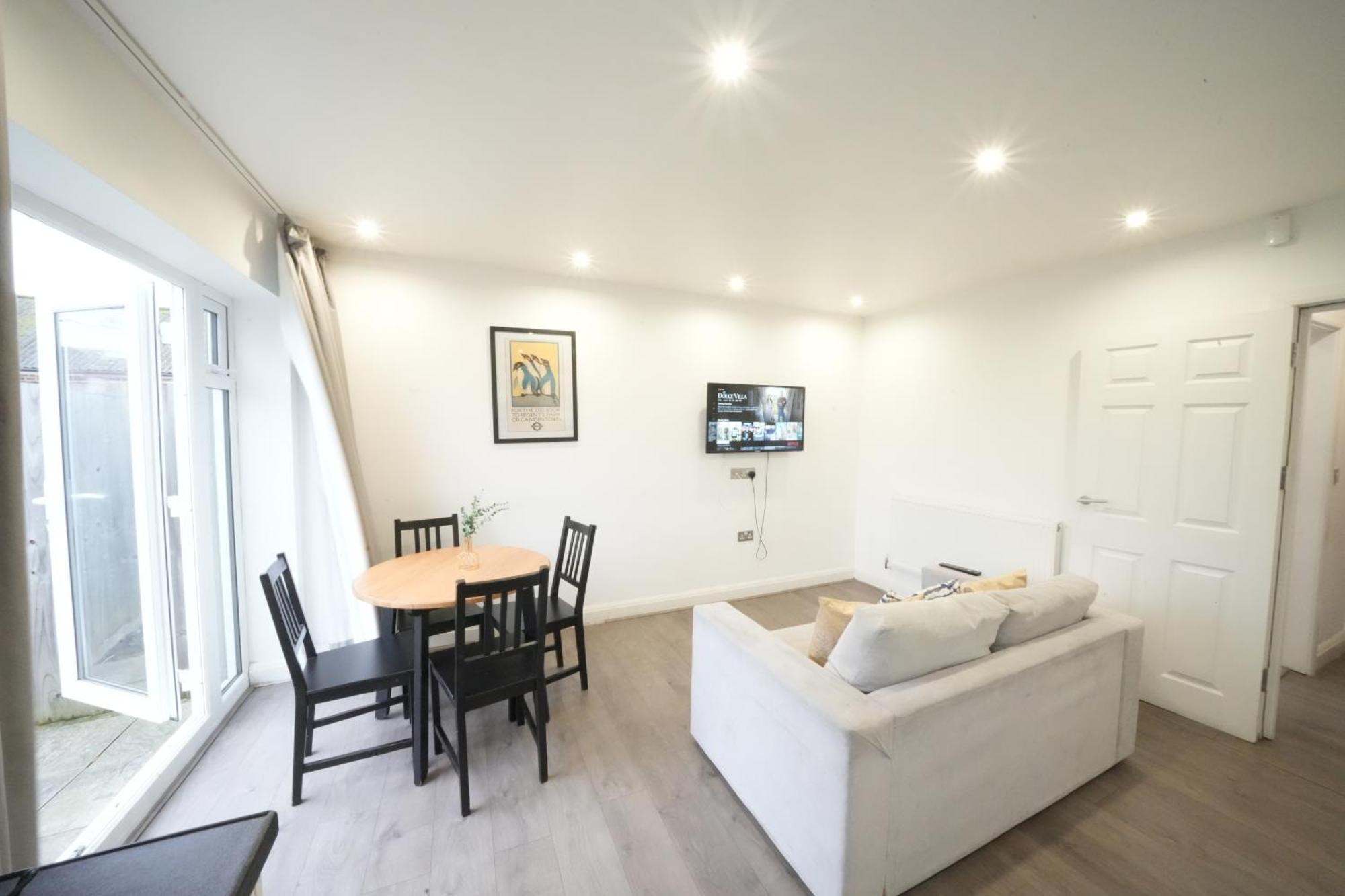 Hatton Apartments: Airport-adjacent With Free Parking And Underground Access