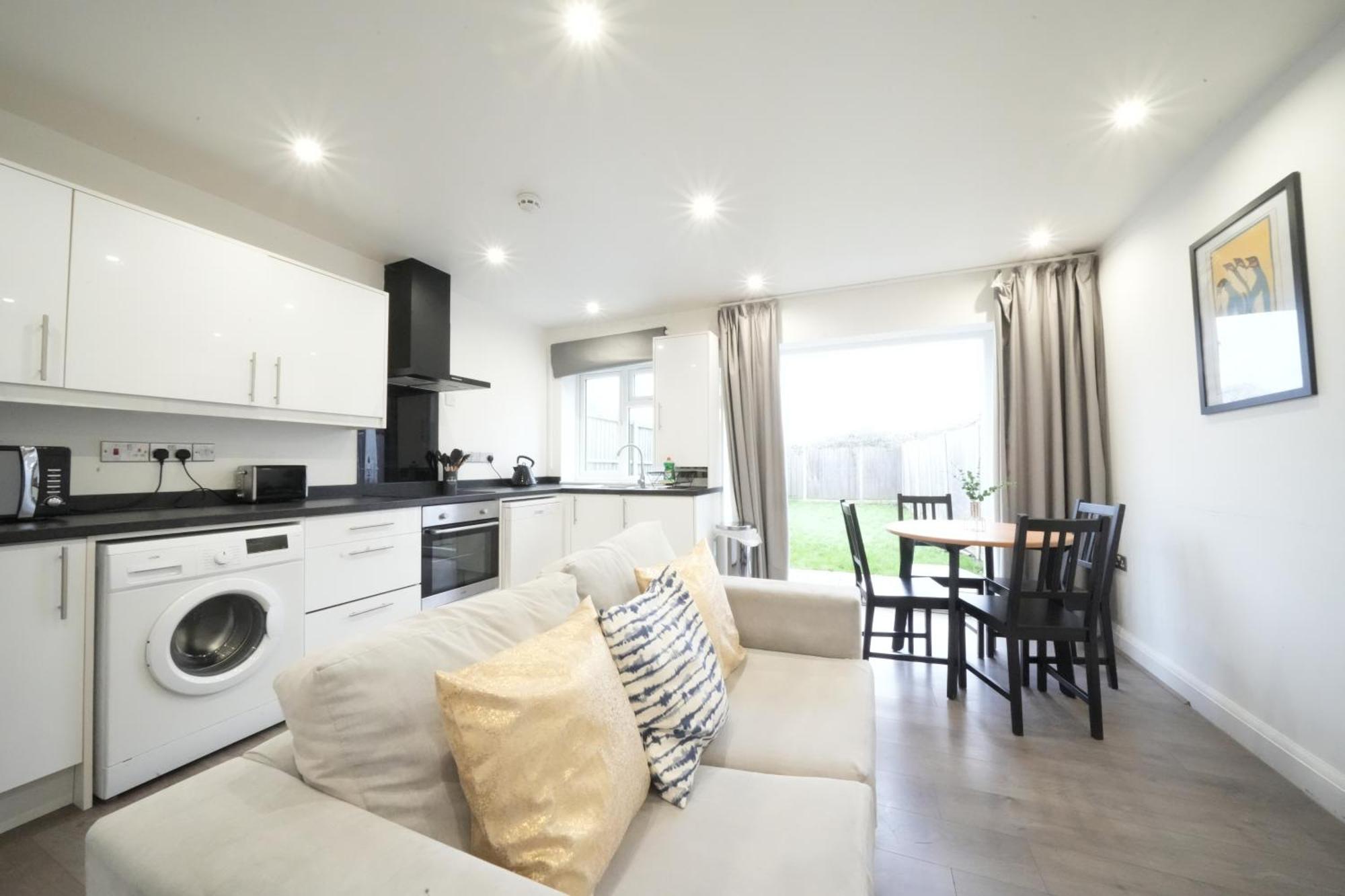 Apartamento Hatton Apartments: Airport-adjacent With Free Parking And Underground Access