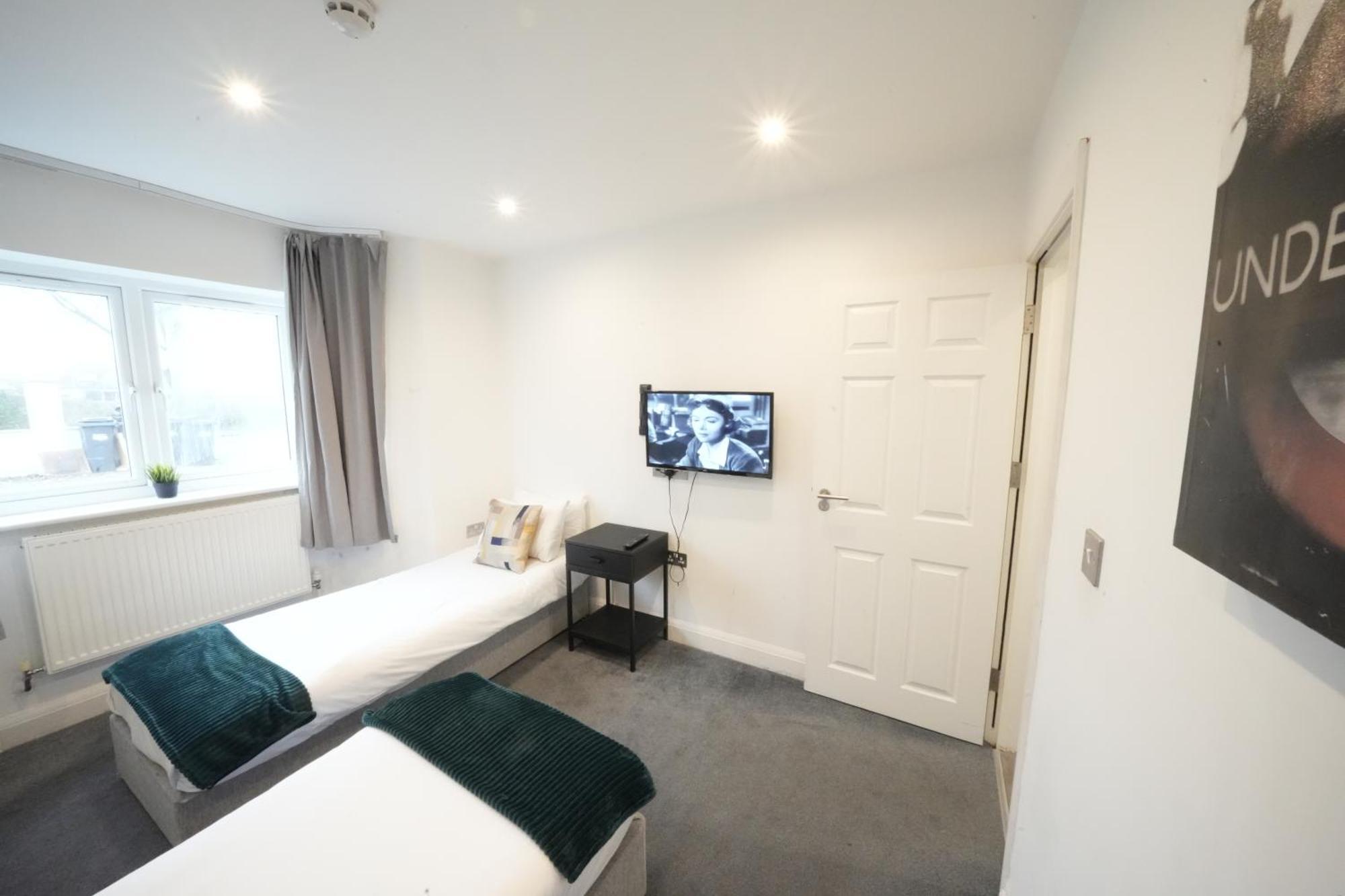 Hatton Apartments: Airport-adjacent With Free Parking And Underground Access *