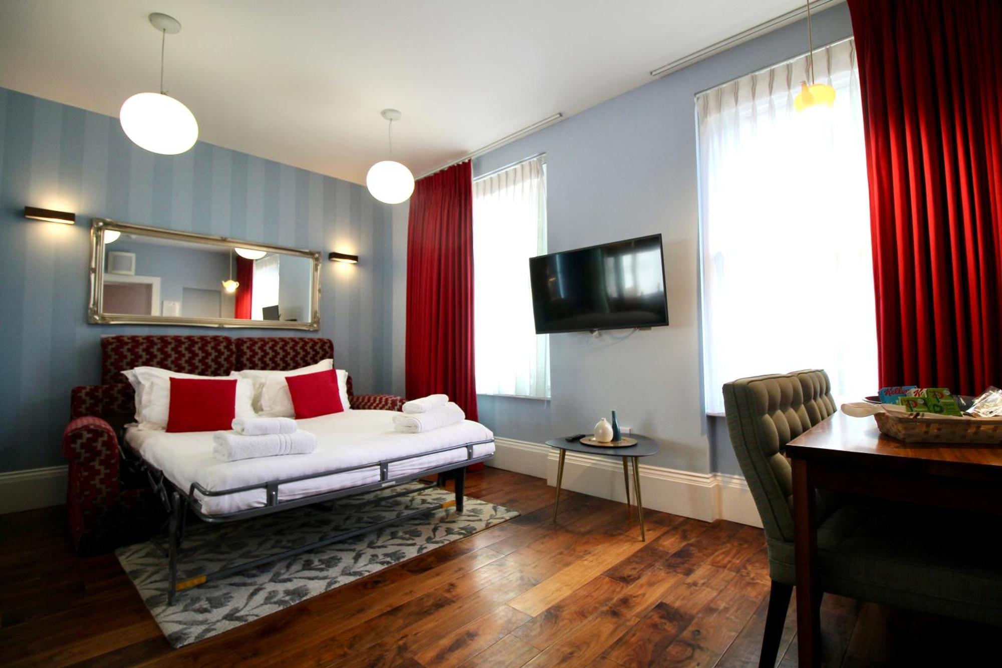 Residences At The Gyle - * London