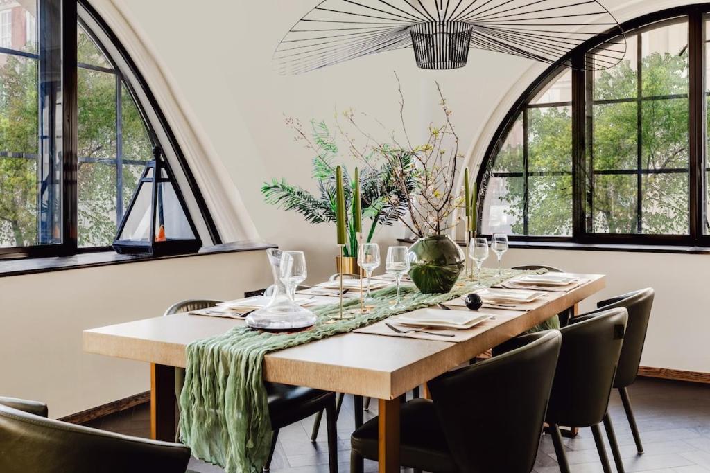 Shh! Oxford St Dream-come-true Fam Design Hot Spot *