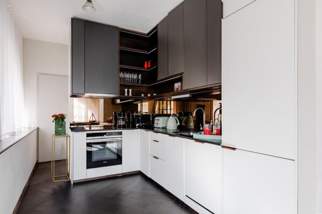 Apartment Shh! Oxford St Dream-come-true Fam Design Hot Spot *