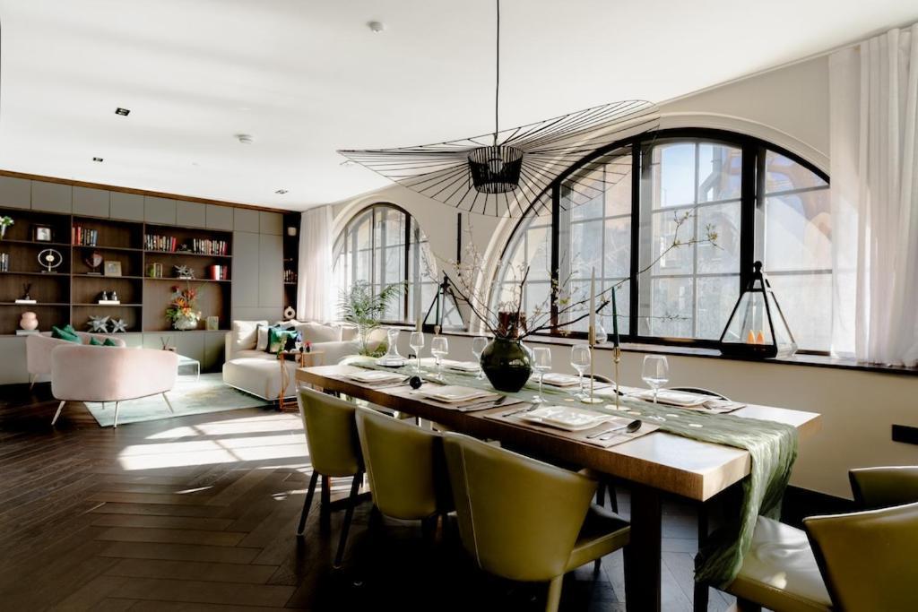 Shh! Oxford St Dream-come-true Fam Design Hot Spot