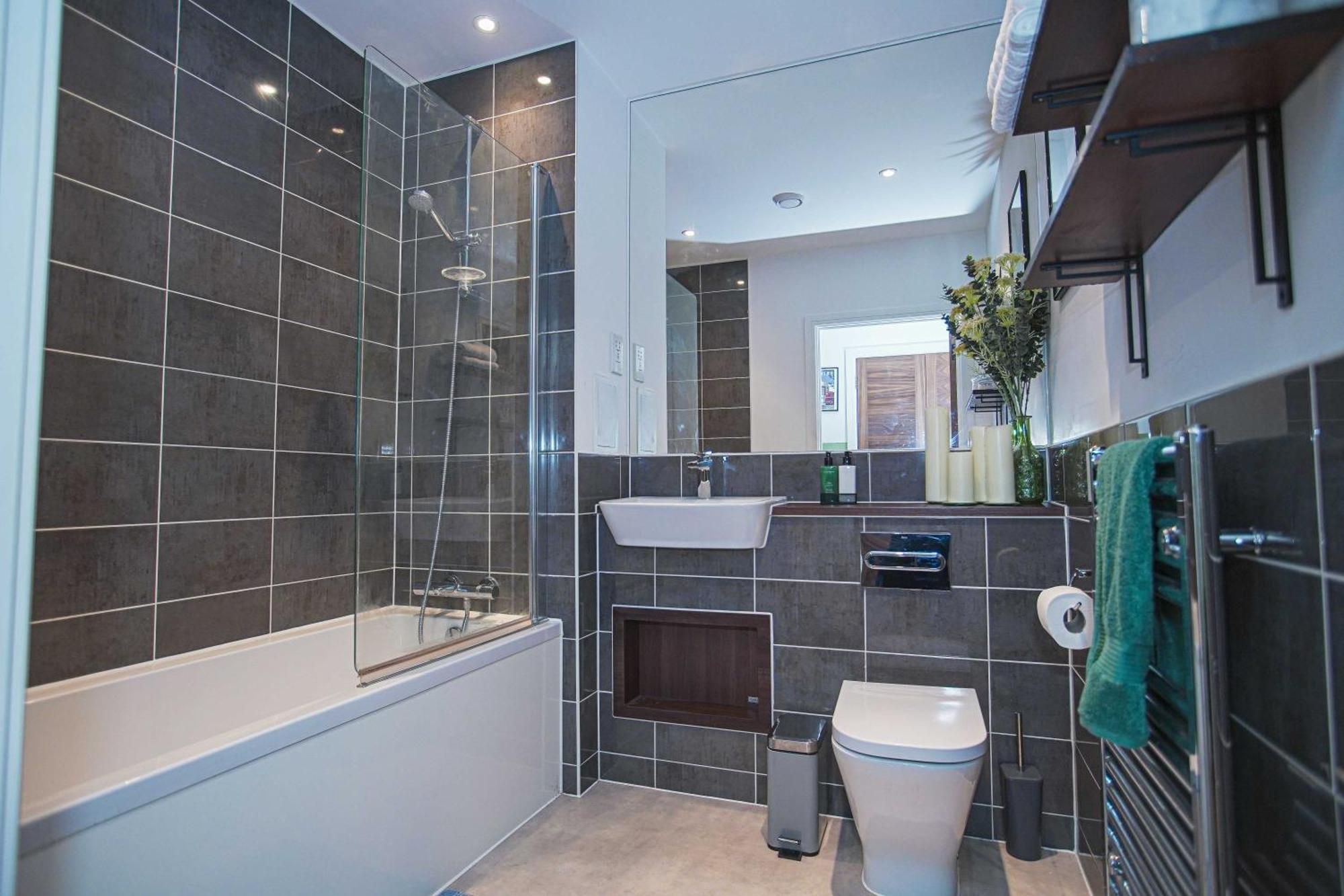 Stylish Brixton 2 Bed- 2 Bath By Pop And Brixton Village