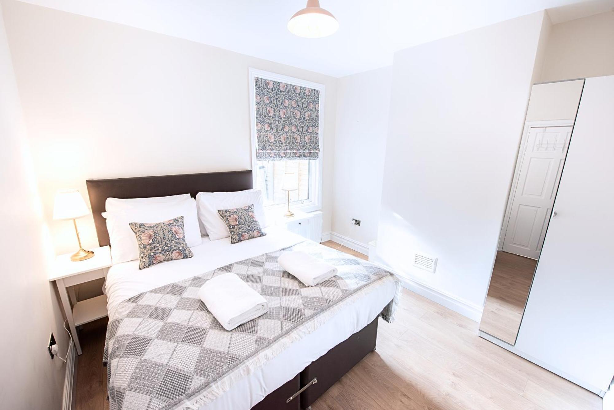 Victorian 2br Apartment, King Beds, Fast Wifi, Near Shops, Cafes & Transport, E17 Apartamento Londres