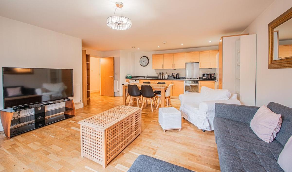 Apartamento Stylish Spacious 3 Bed 5min Walk From Station *