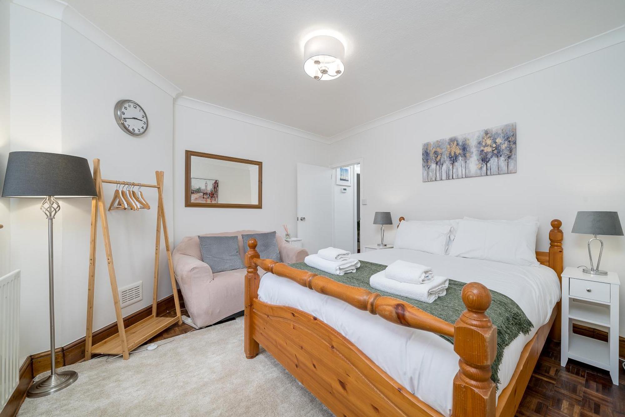 New! Cosy Flat - Wapping Station - Free Secure Parking