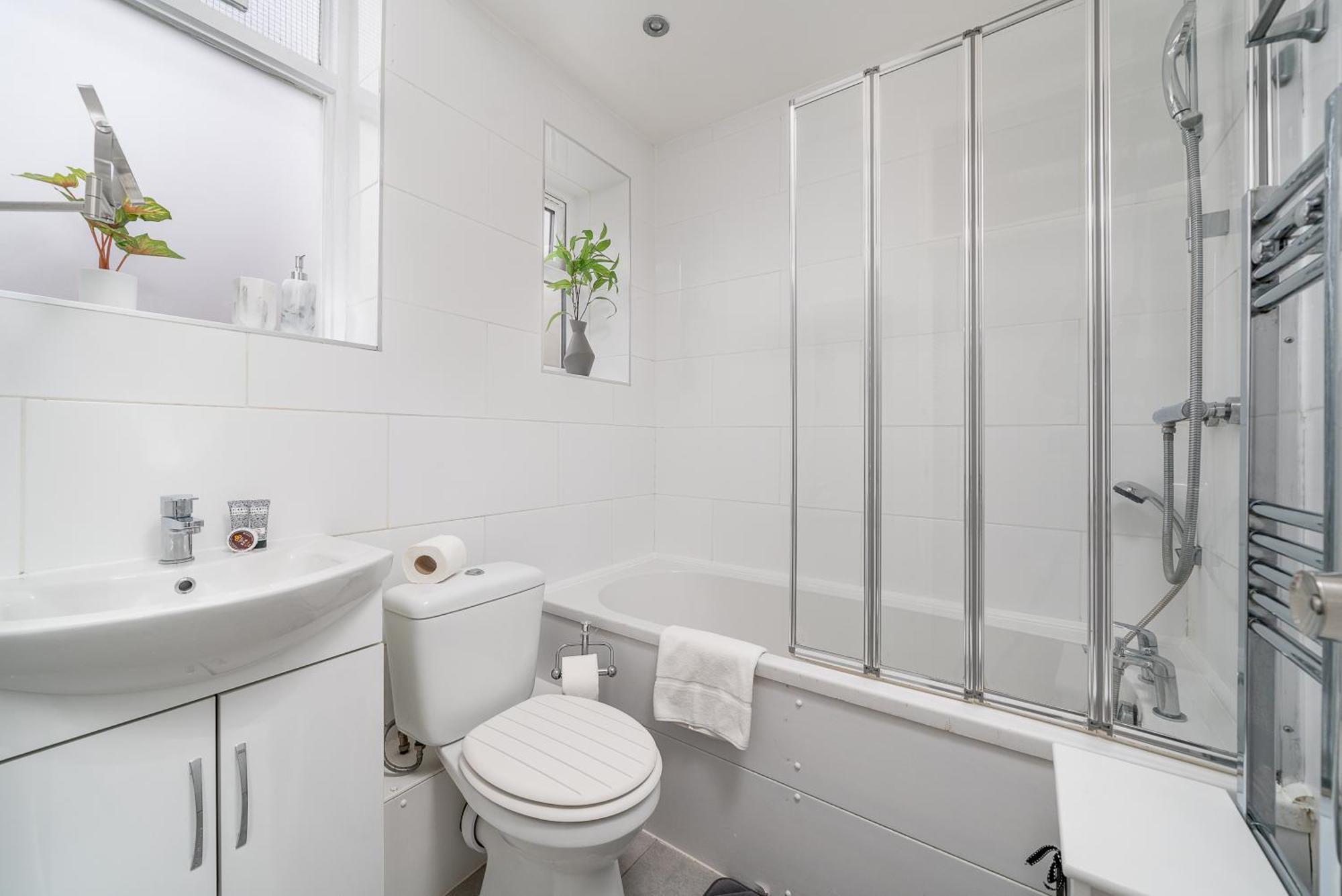 New! Cosy Flat - Wapping Station - Free Secure Parking