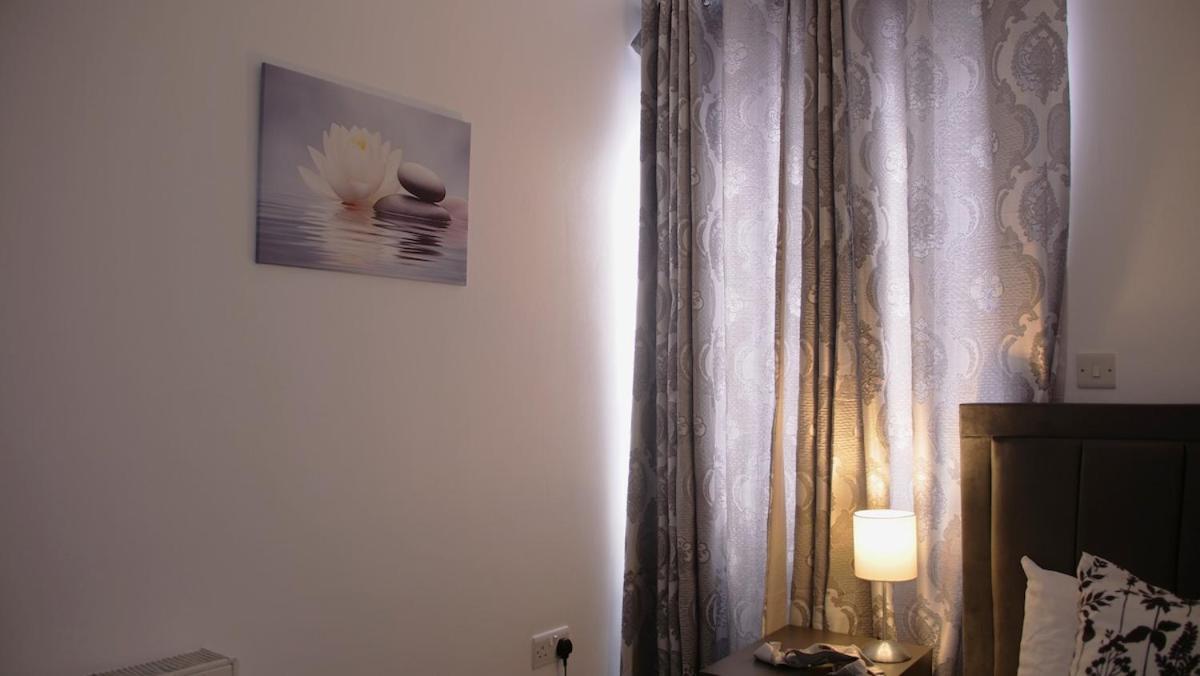 Stylish 4 Bd Ft Ldn Parking *