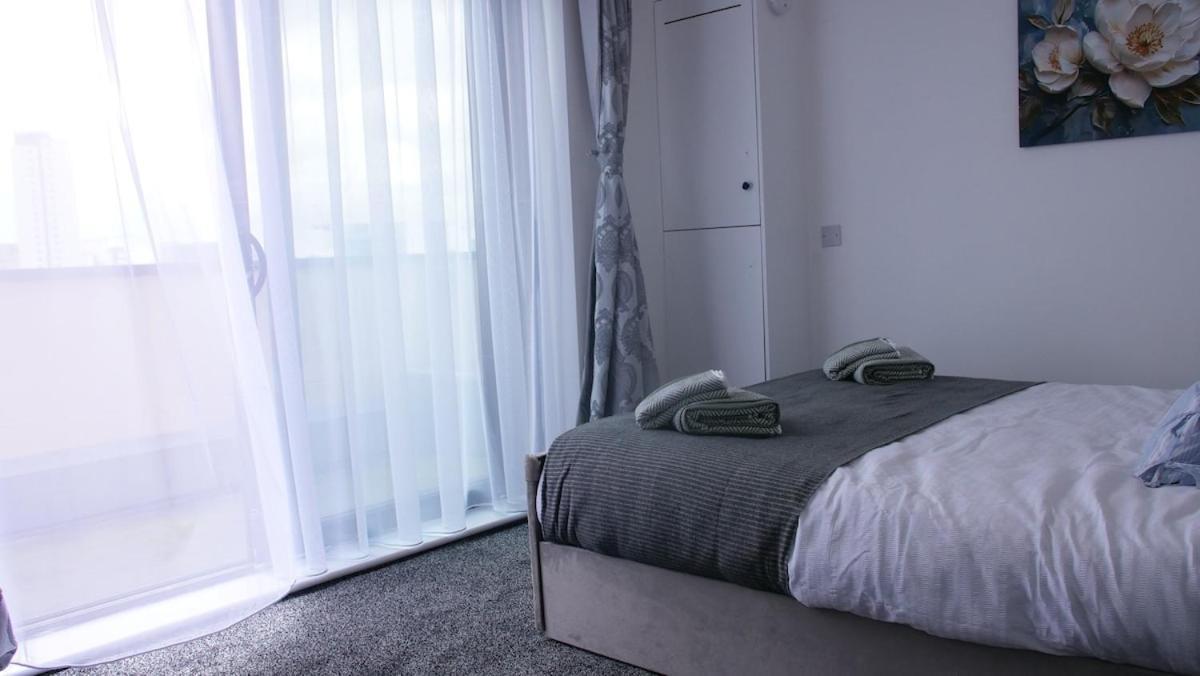 Stylish 4 Bd Ft Ldn Parking London