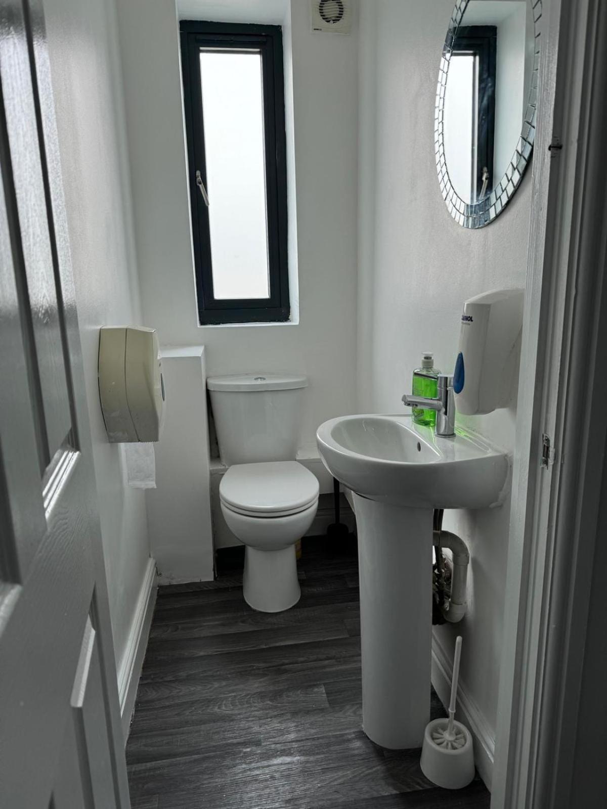 Apartment Stylish 4 Bd Ft Ldn Parking