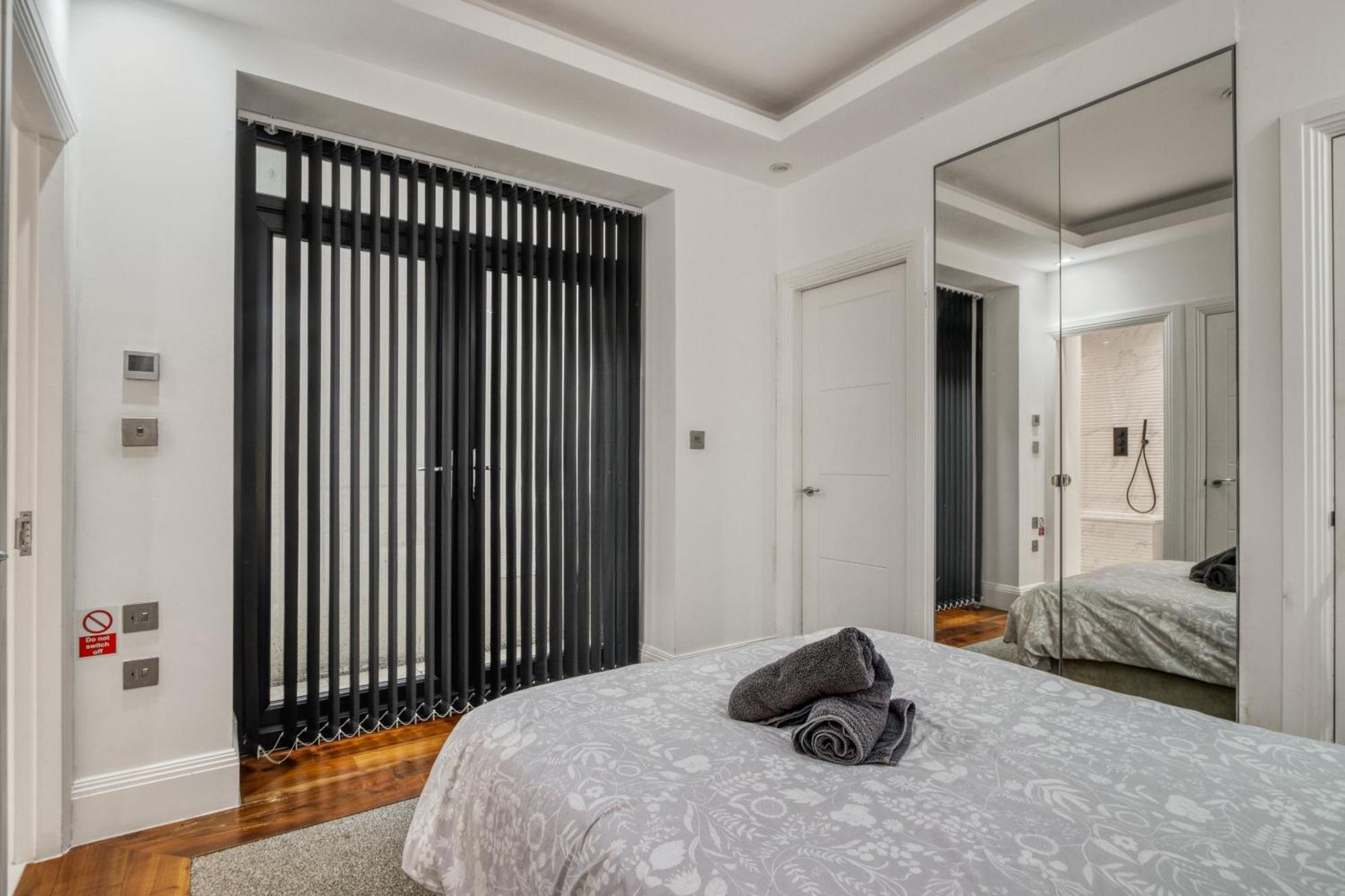 Unique Stylish Duplex 2br 2ba Balcony London