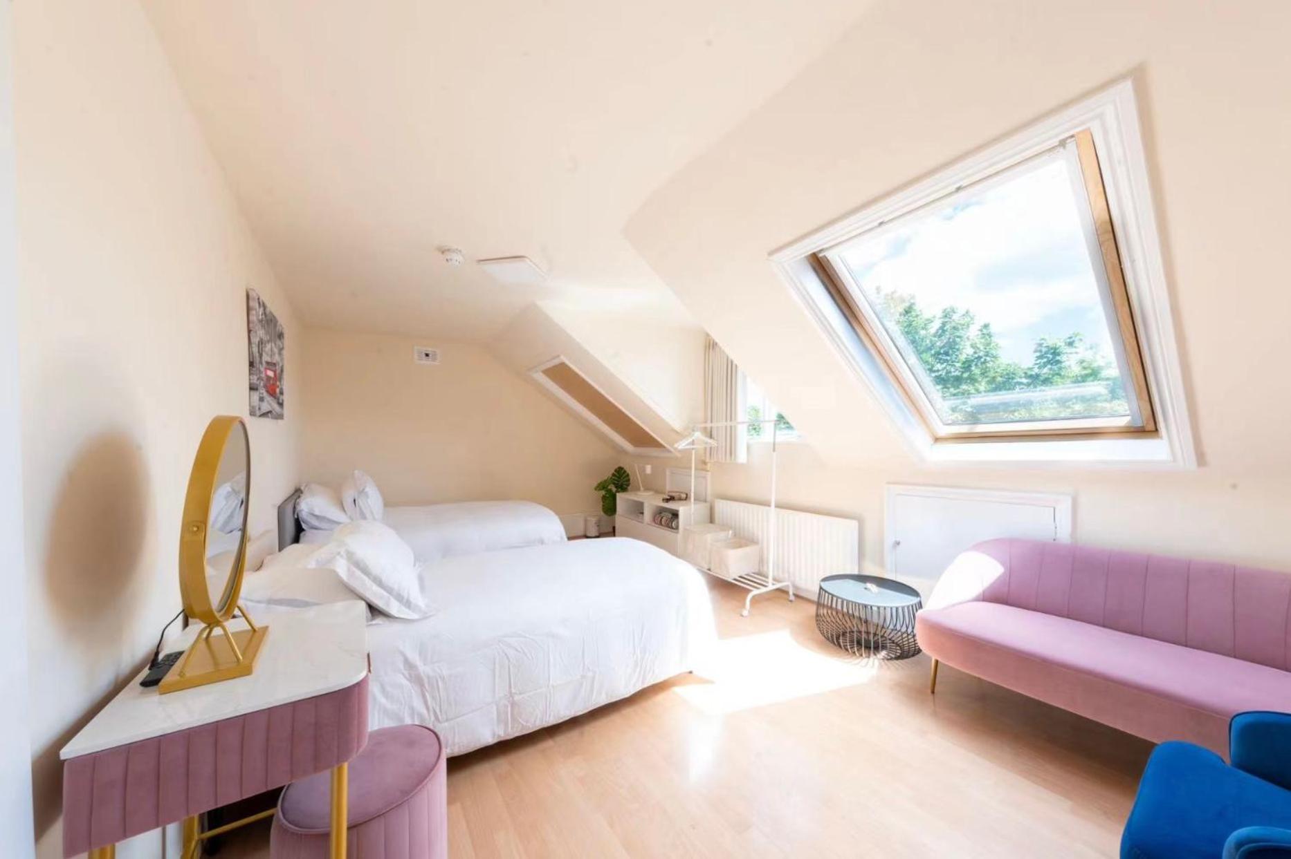 Apartment For Three In Camden Town *