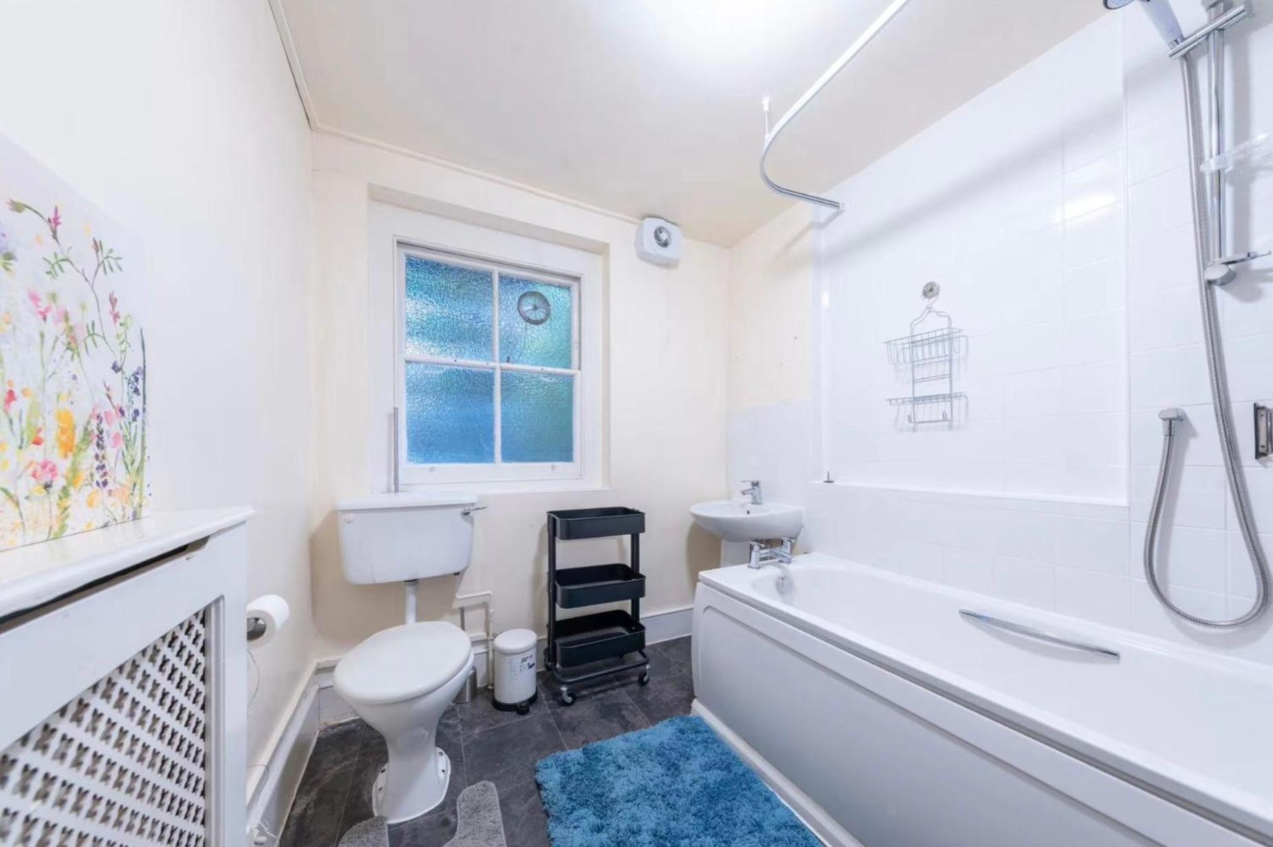 Apartment For Three In Camden Town *