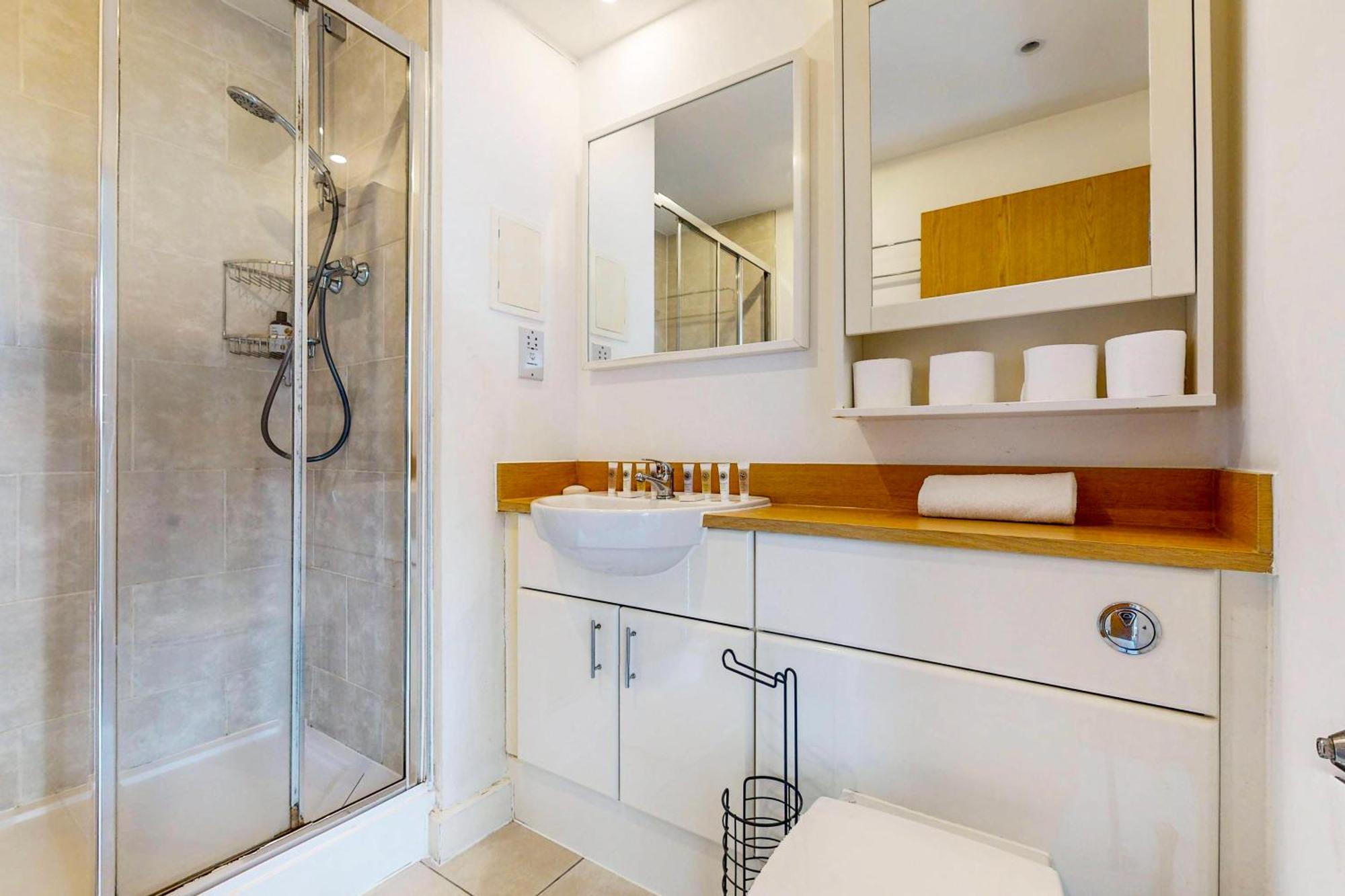 Chic 2bed - 4 Mins To Dalston Junction Station * London