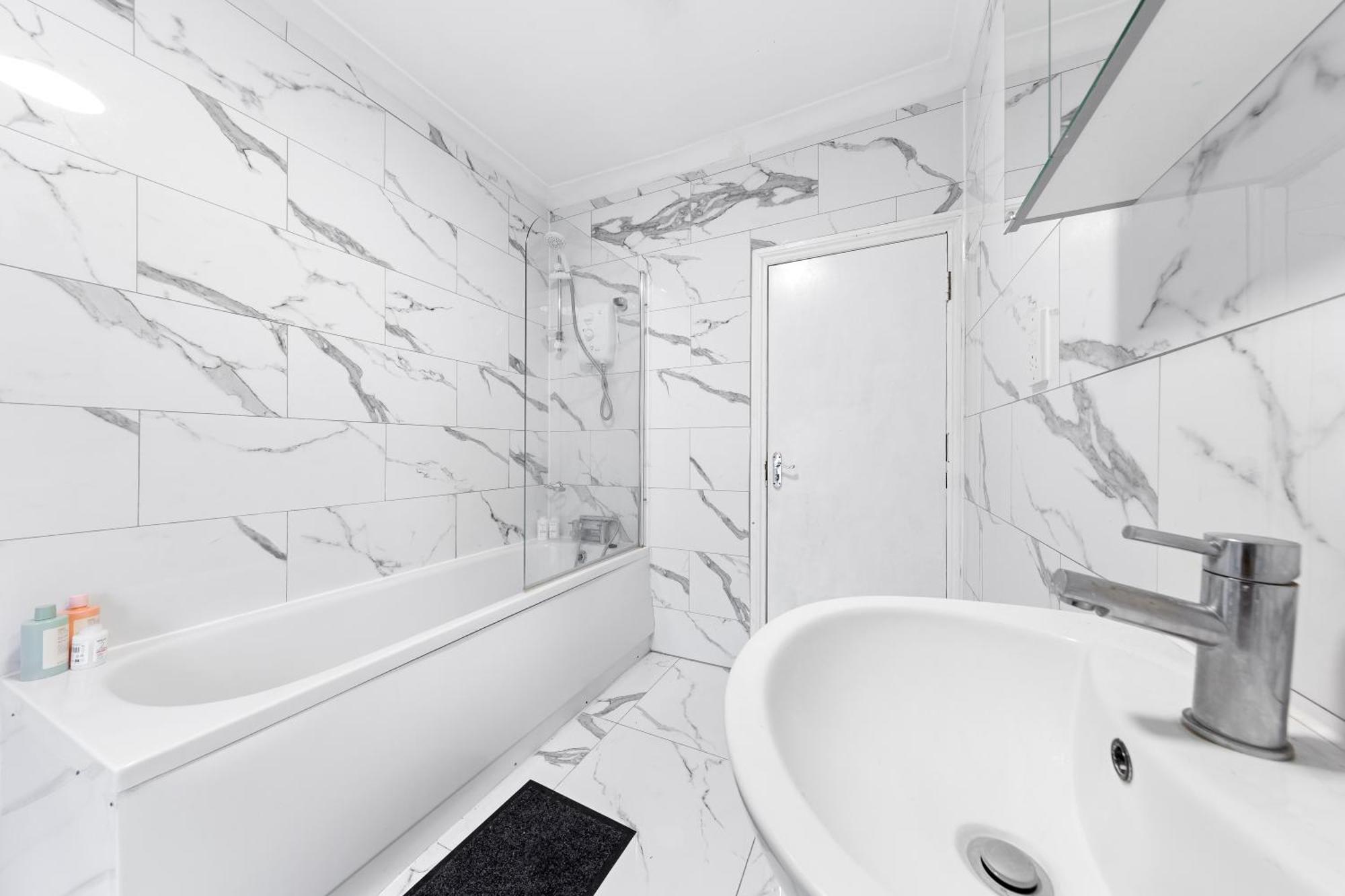Chic Private Bedroom In Near Tube - Bedroom1 * Londres