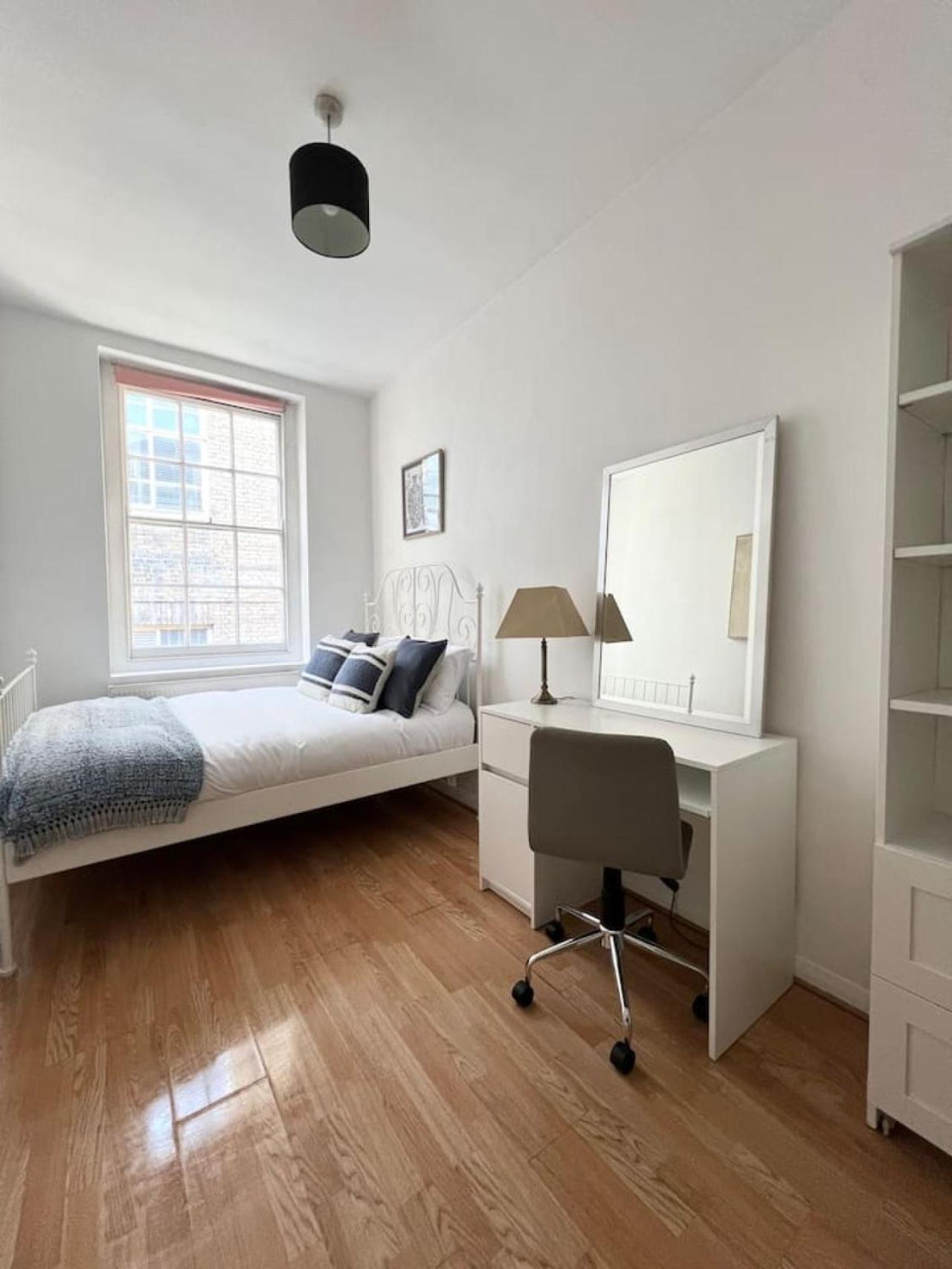 2 Bedroom In Paddington Apartment *