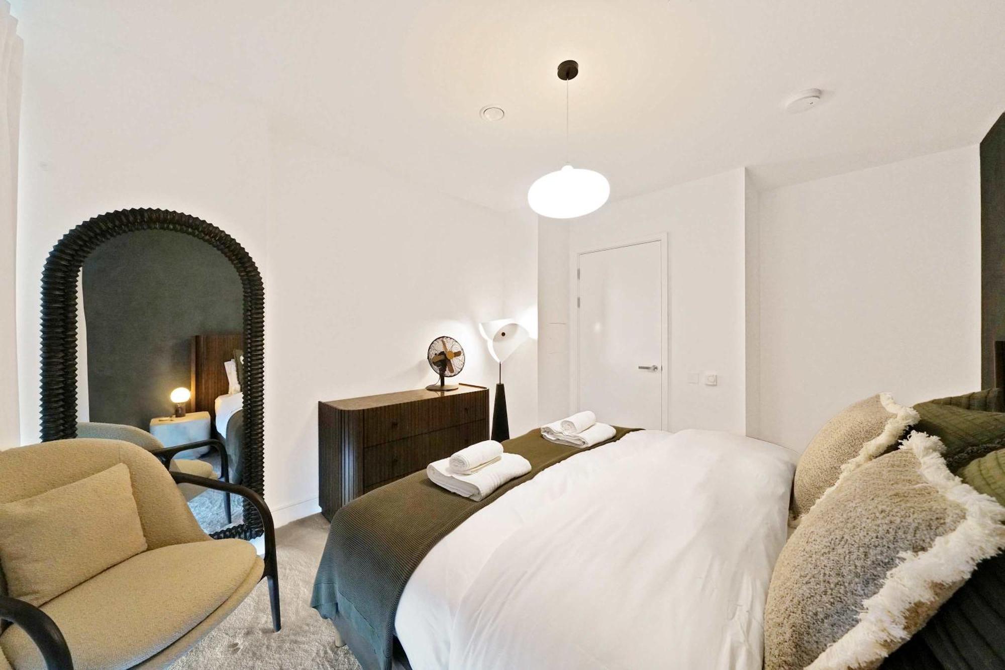 Rosso 2br & Views * London
