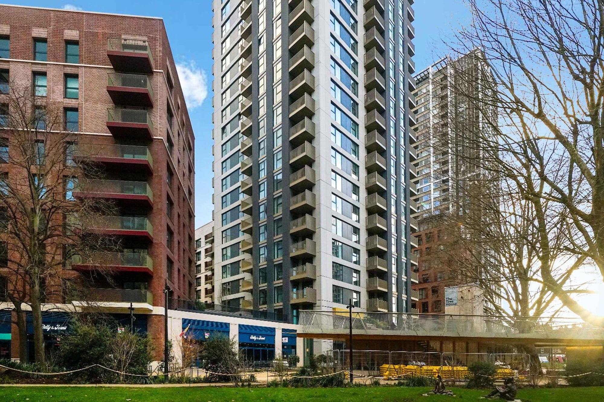 Rosso 2br & Views Apartment London