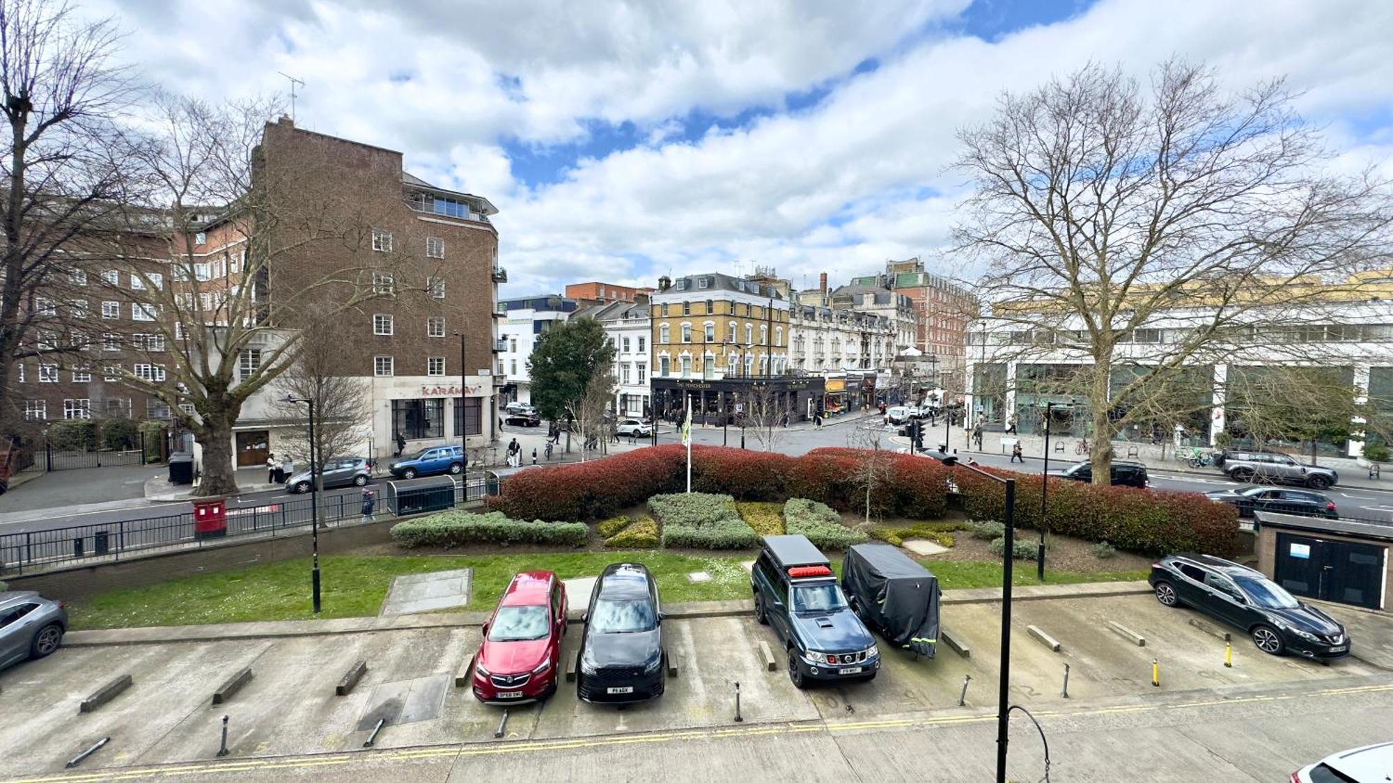 The Queens Palace 1 Bedroom By Wild Apartment London