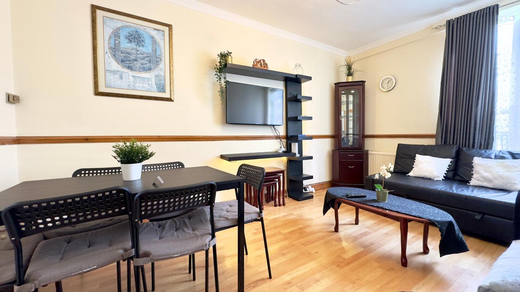 The Queens Palace 1 Bedroom By Wild London