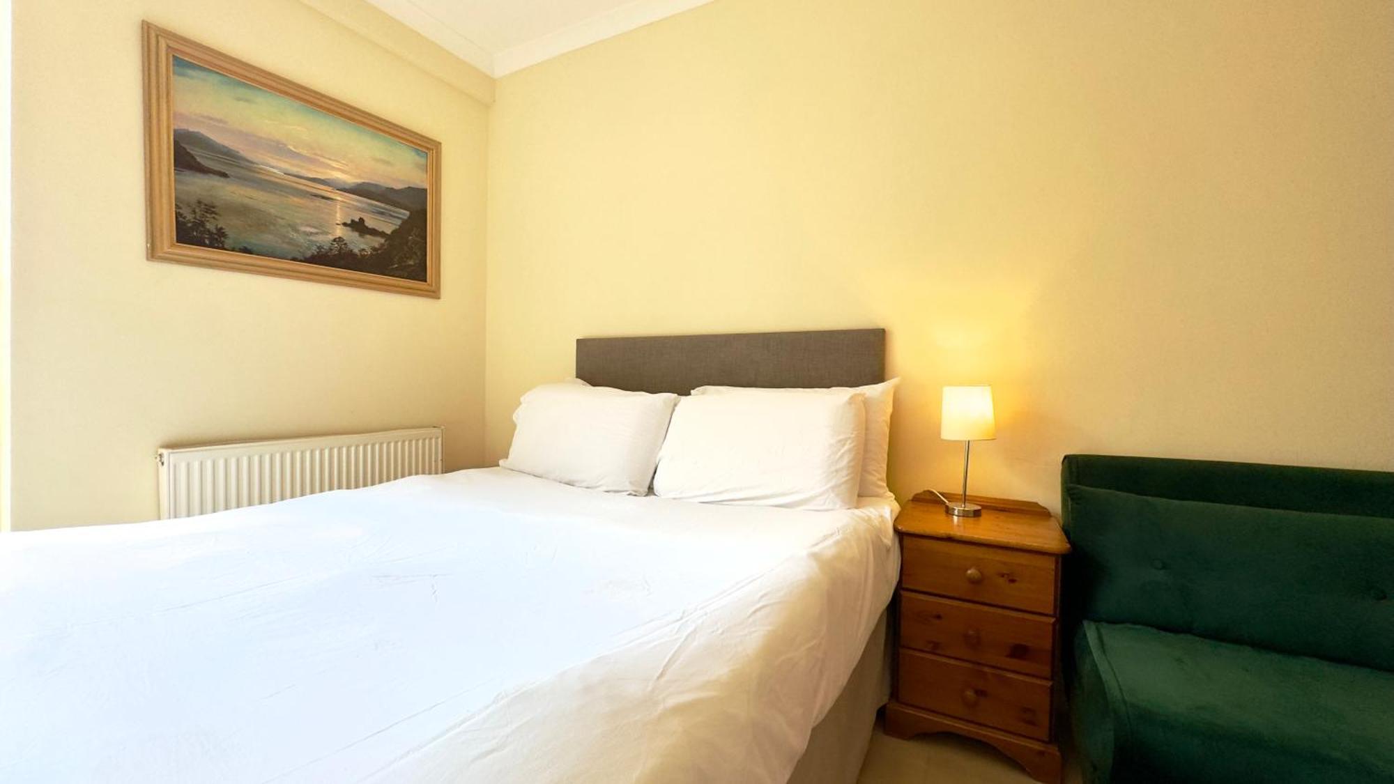 The Queens Palace 1 Bedroom By Wild Apartment