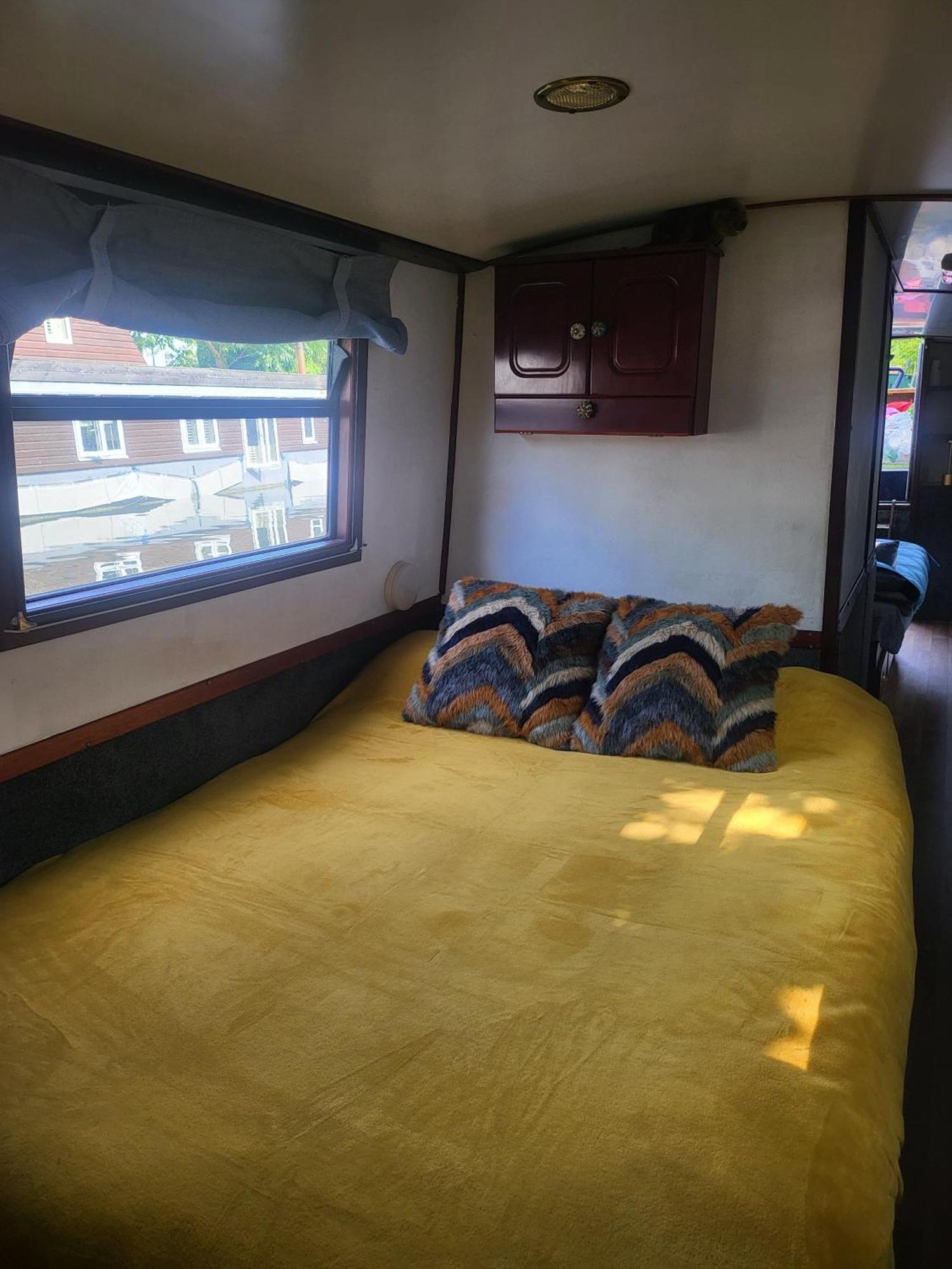 Botel Comfy Canal In Little Venice For Family & Friends Londres