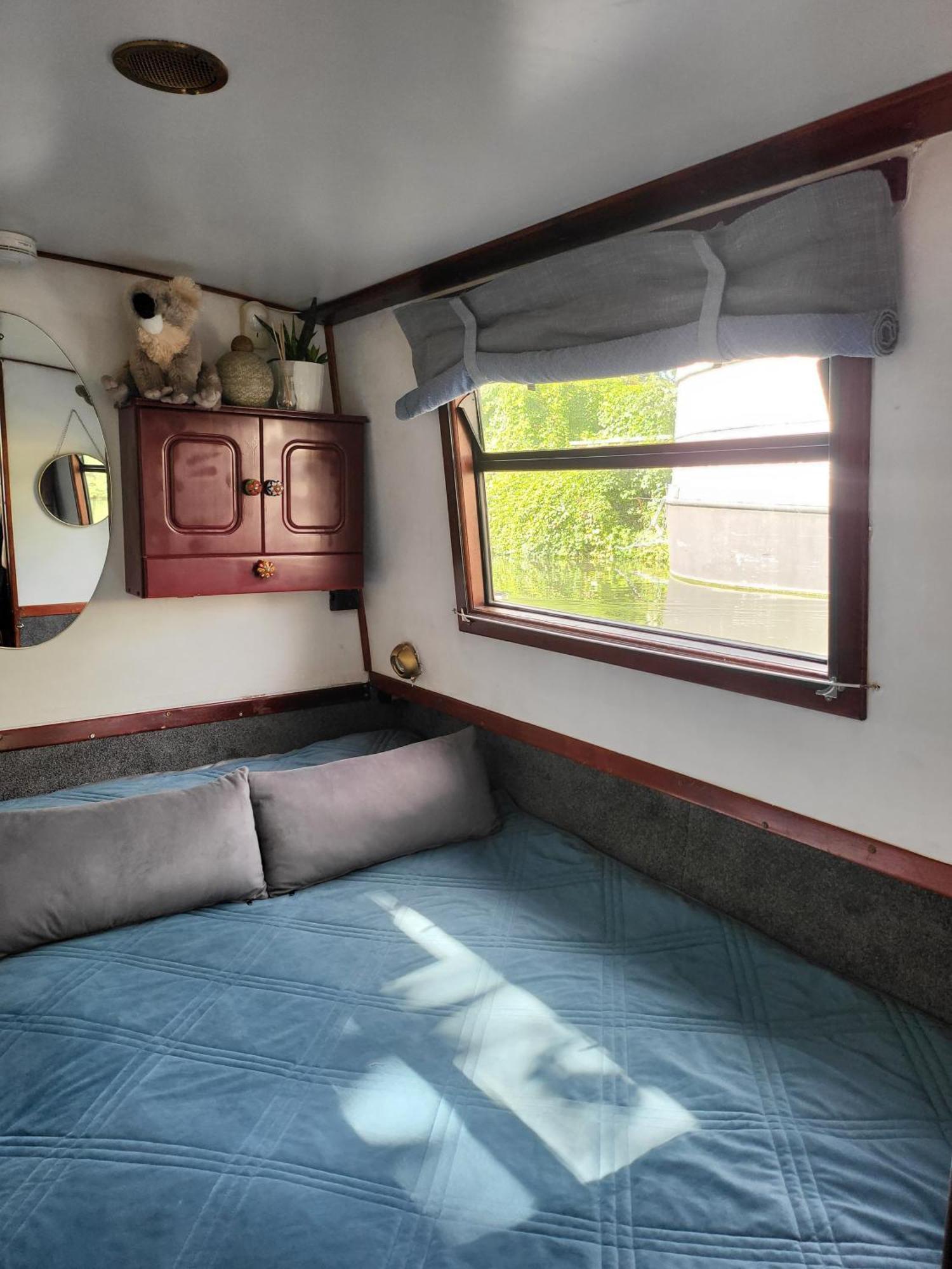 Comfy Canal In Little Venice For Family & Friends *