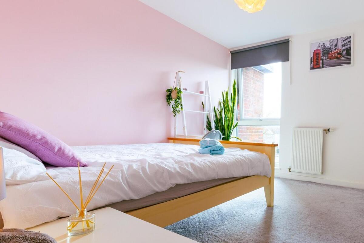 Relaxing 2-bed Retreat * London