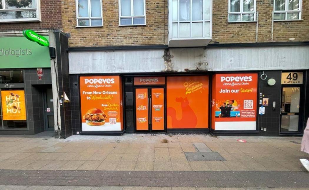 Comfortable En-suite Near Metro, Steps From Elizabeth Line Hotel