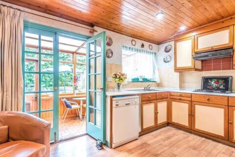 Apartment Single In *