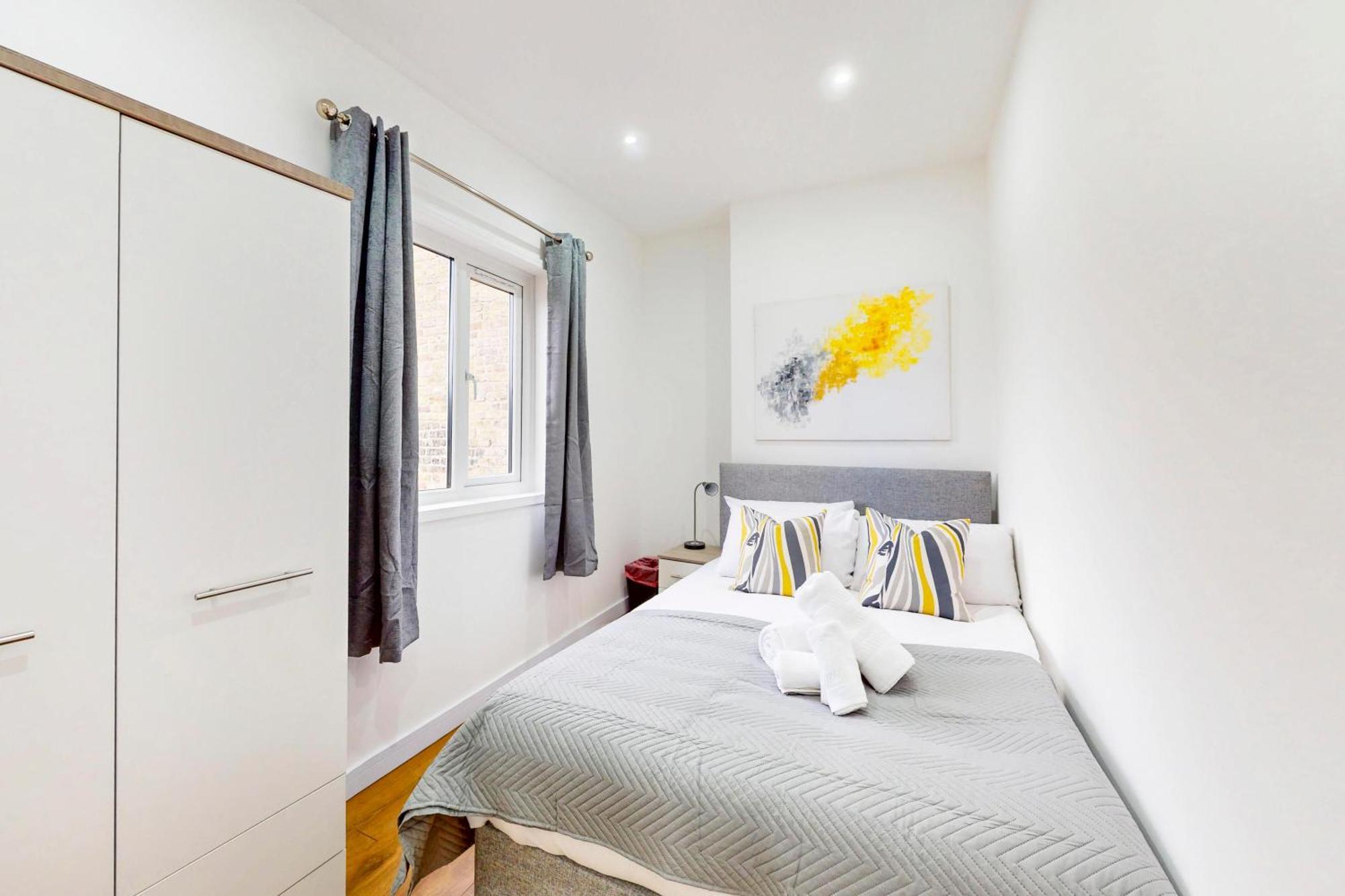 2br Flat 5 Min Walk To New Cross Station Apartment *