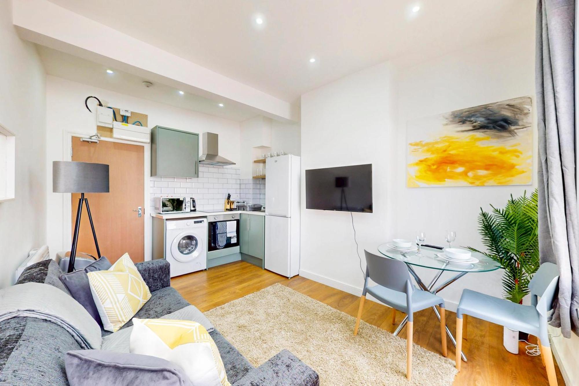 2br Flat 5 Min Walk To New Cross Station Apartment