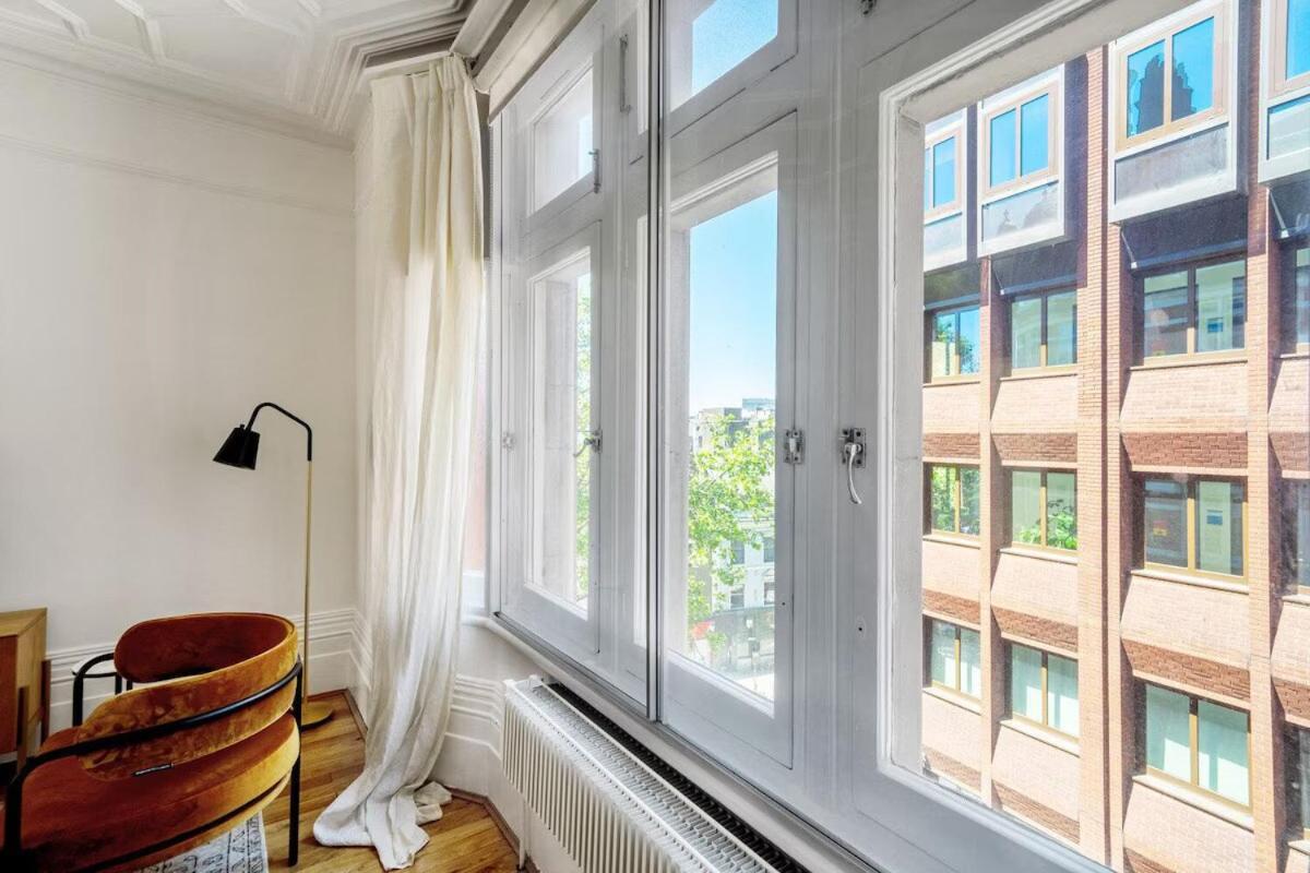 Huge 2 Bedrooms 3 Beds! Covent Gdn 3 Min To Subway * London