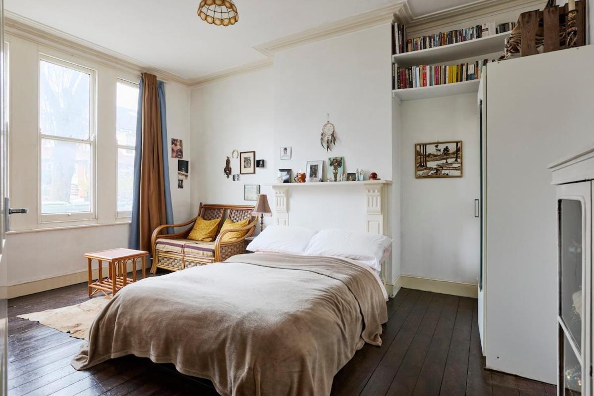 Unique & Charming 2 Bedroom Flat Apartment