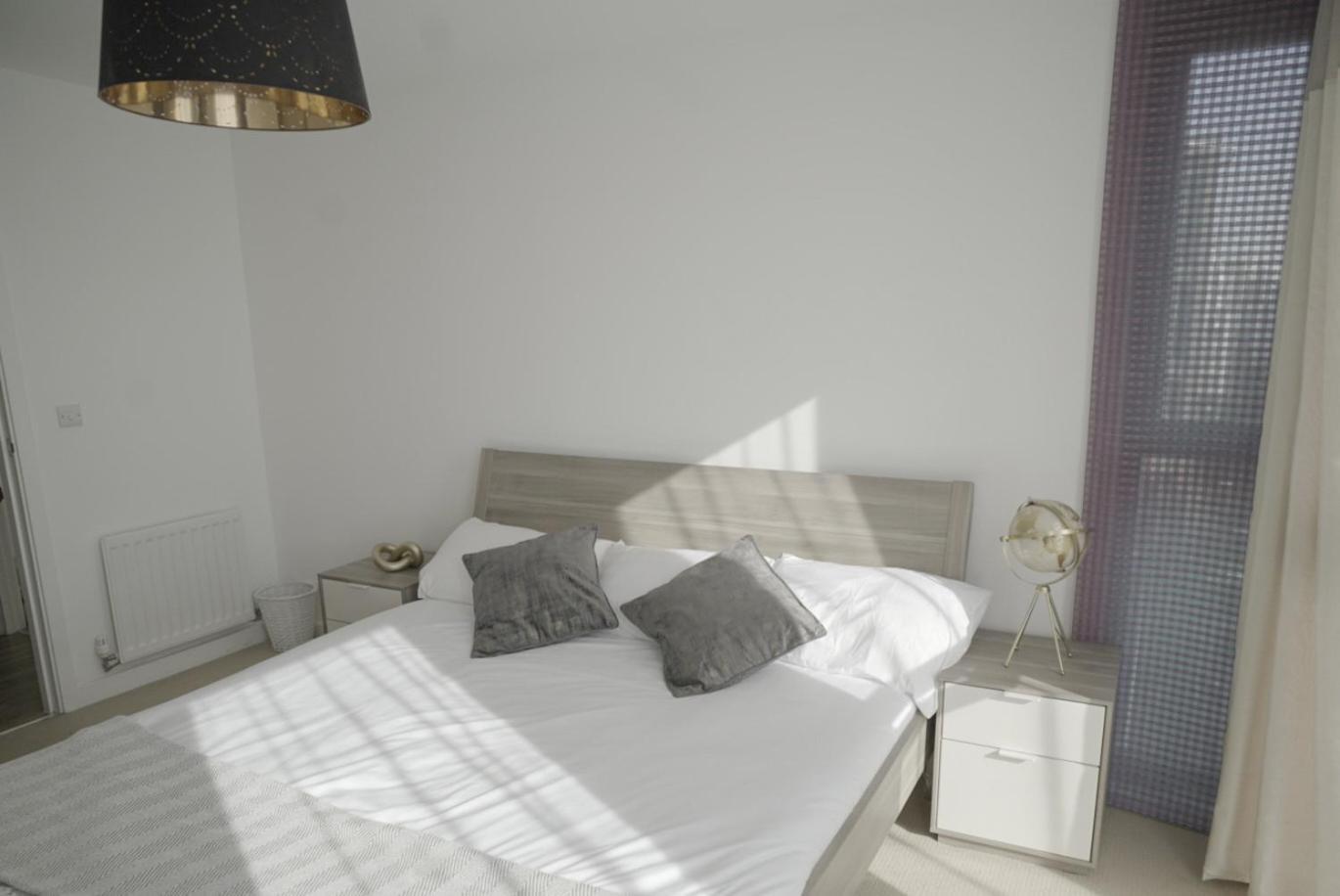 Stylish & Spacious 2-bed In Hale Village - Perfect For Your Stay!