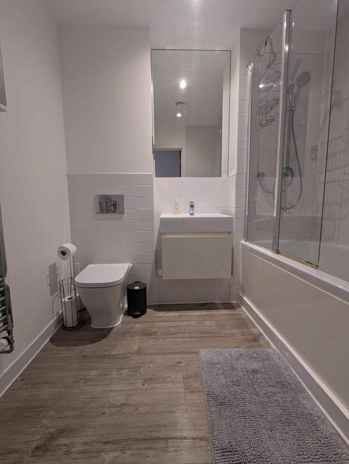 Modern Large Flat 1min To Stockwell Station With Skyscraper View Apartment