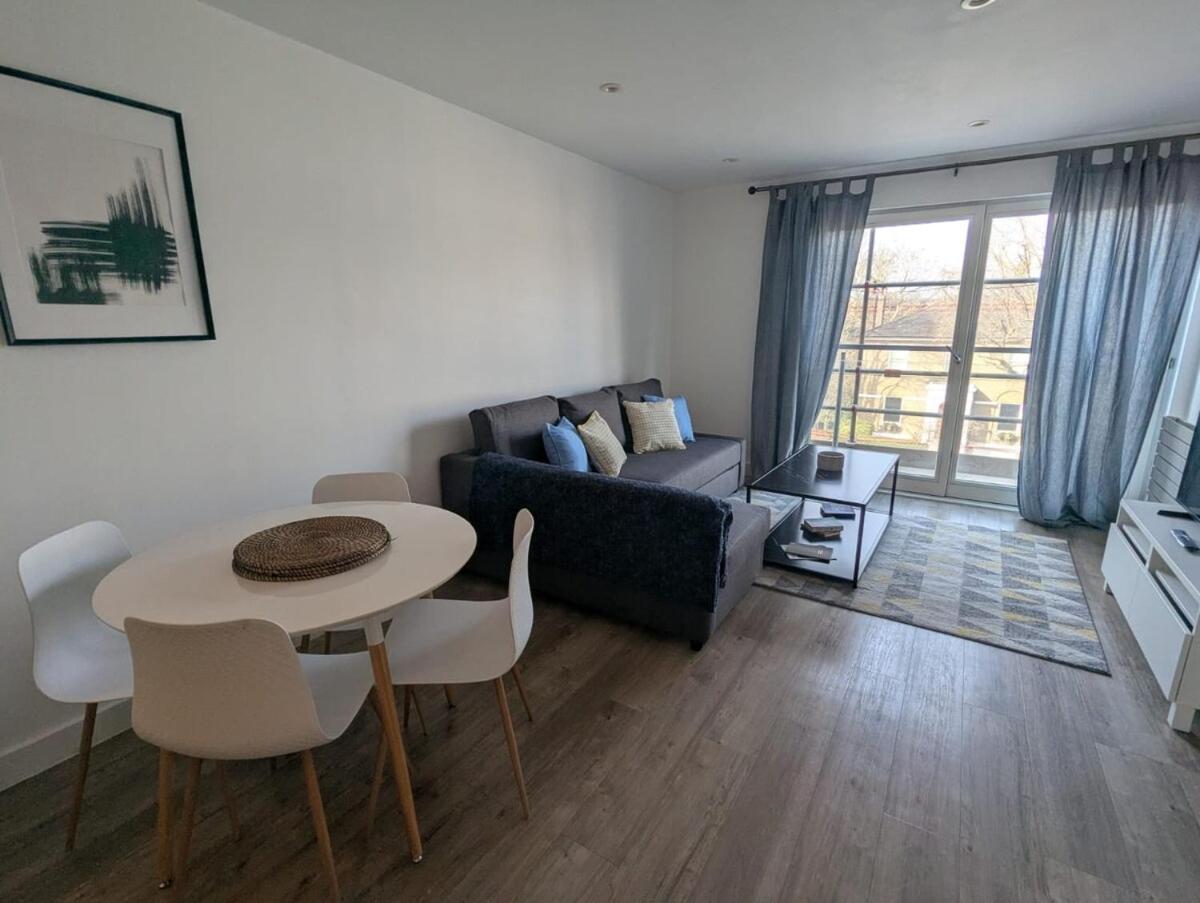 Modern Large Flat 1min To Stockwell Station With Skyscraper View London