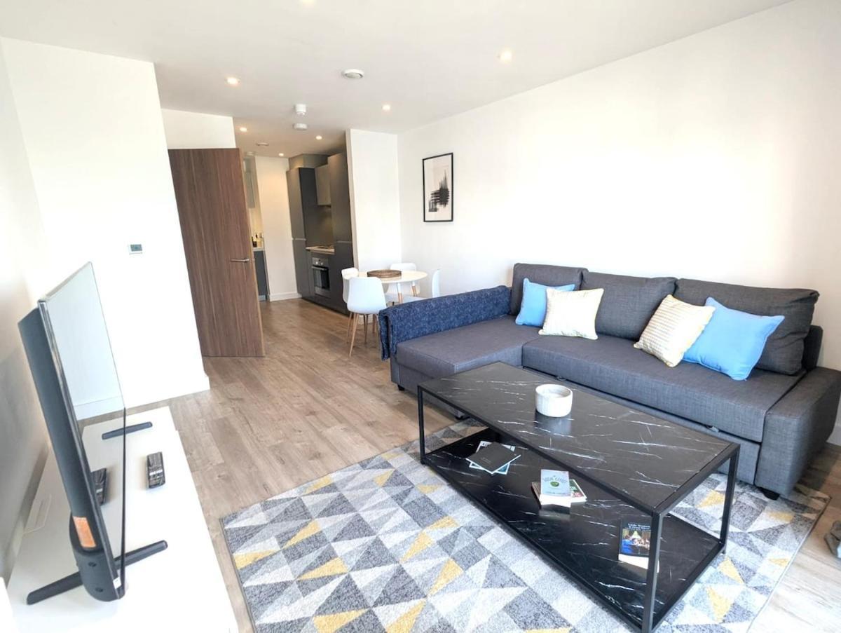 Modern Large Flat 1min To Stockwell Station With Skyscraper View London