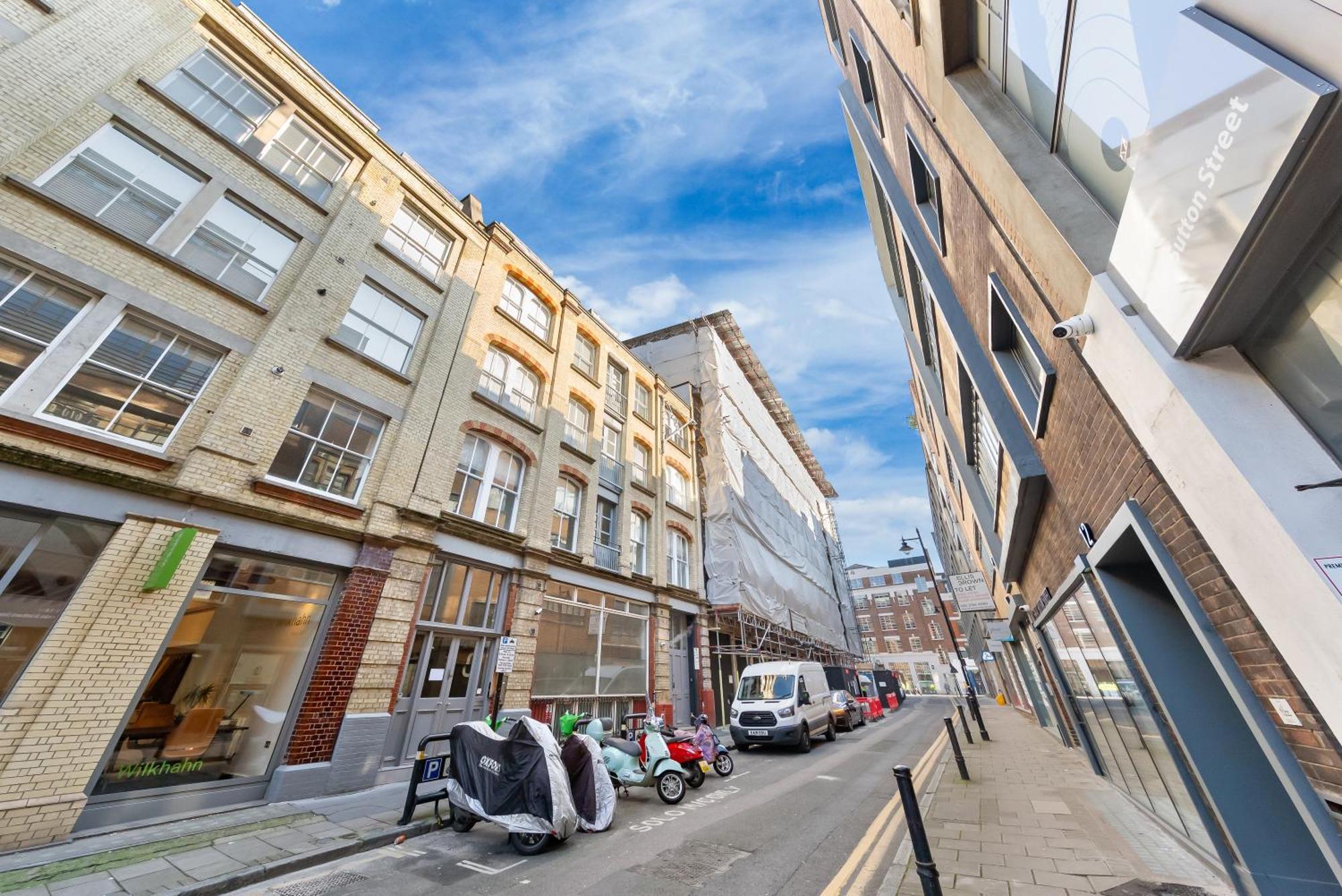 Modern 2 Bed Flat - Near Farringdon & Old Street Station - Apartment
