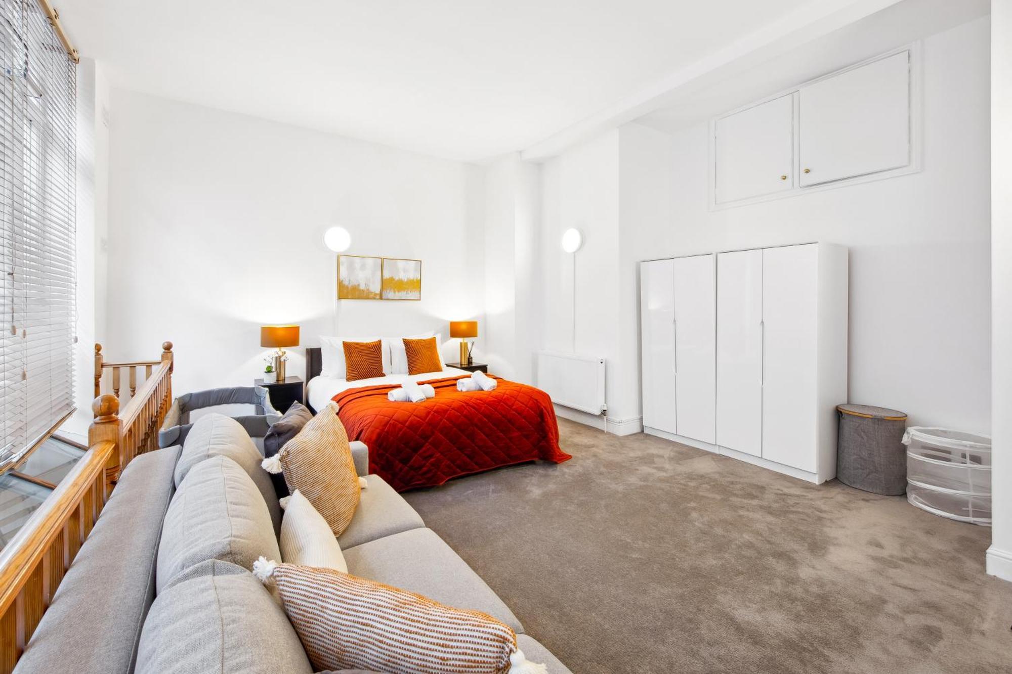 Modern 2 Bed Flat - Near Farringdon & Old Street Station - * London