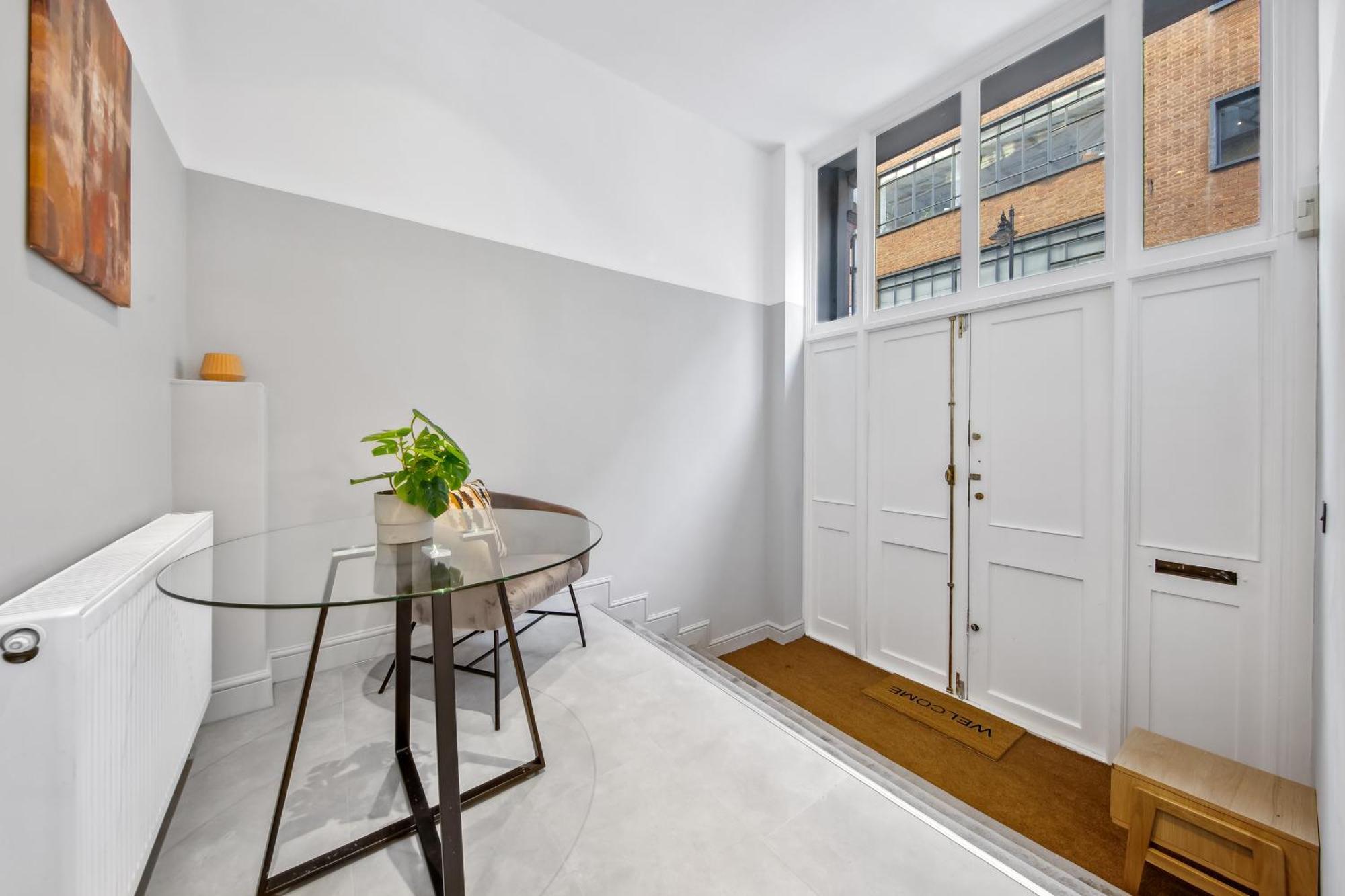 Modern 2 Bed Flat - Near Farringdon & Old Street Station - Apartment