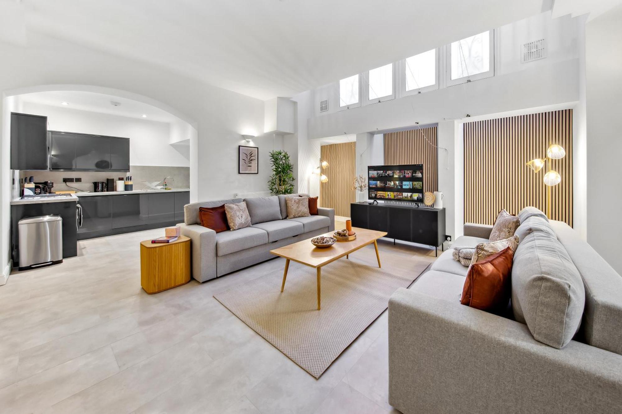 Modern 2 Bed Flat - Near Farringdon & Old Street Station -
