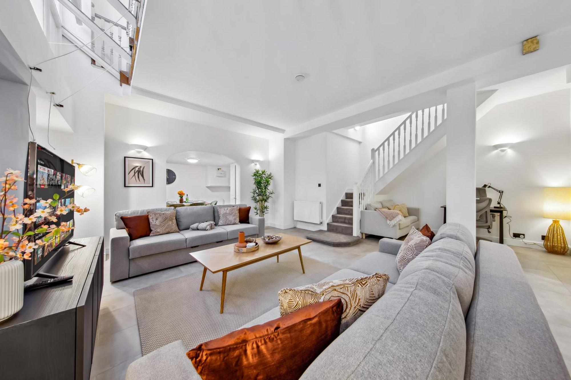 Modern 2 Bed Flat - Near Farringdon & Old Street Station - Apartment