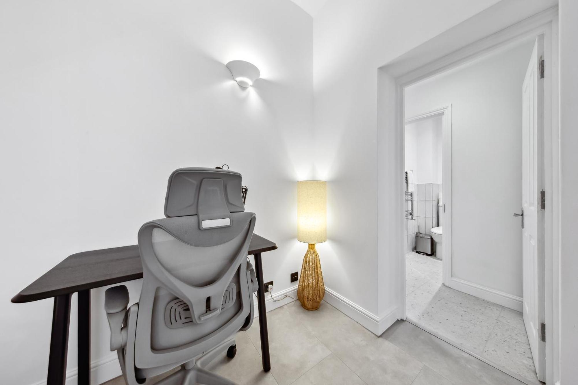 Modern 2 Bed Flat - Near Farringdon & Old Street Station - London