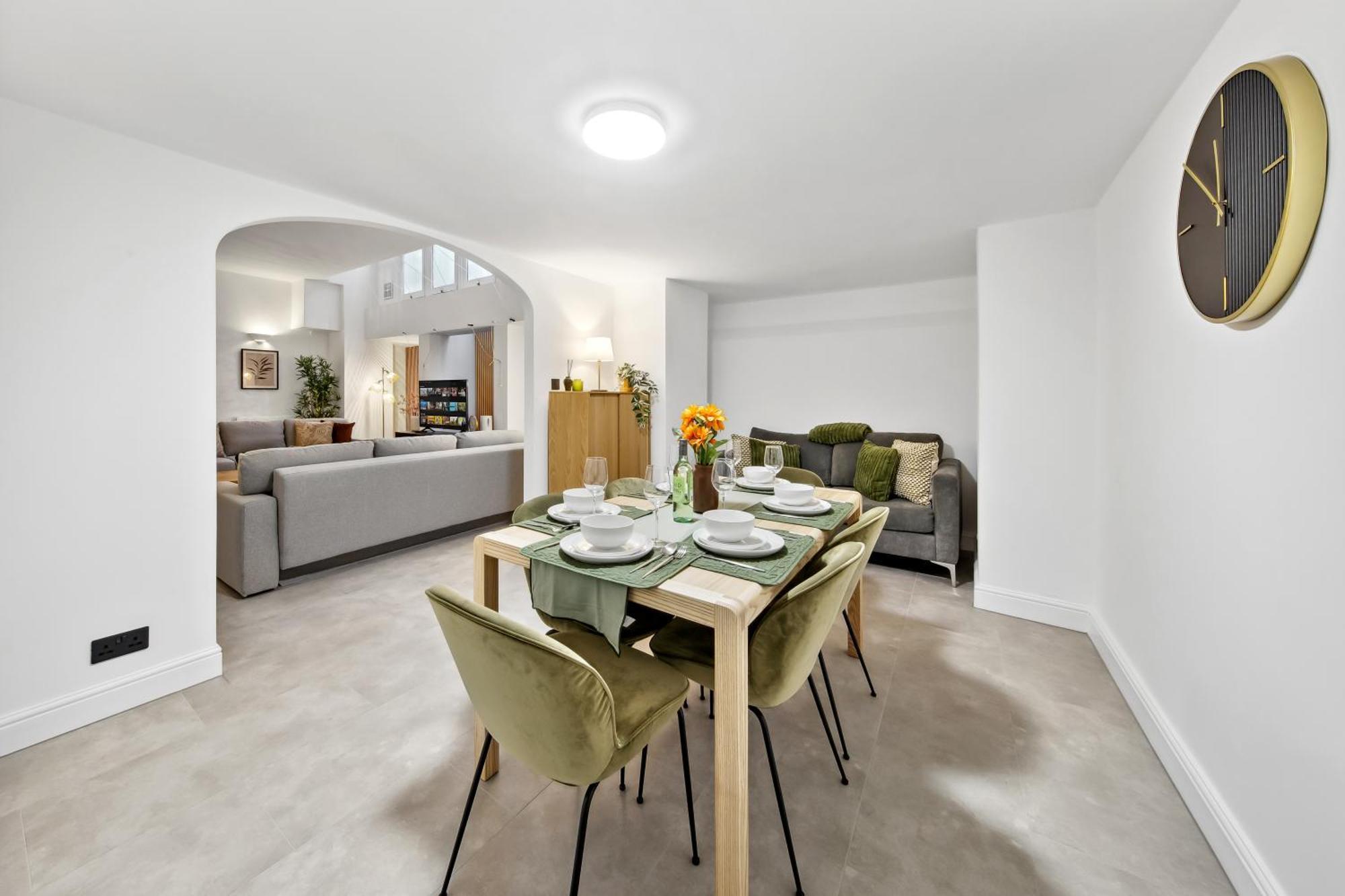 Modern 2 Bed Flat - Near Farringdon & Old Street Station - * London