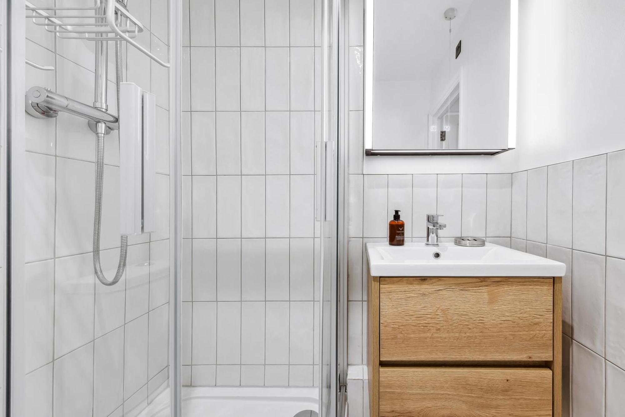 Modern 2 Bed Flat - Near Farringdon & Old Street Station - * London