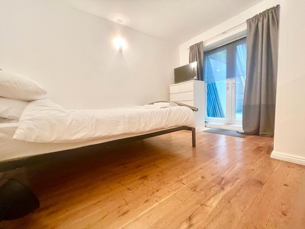 Beautiful 2 Bedrooms, Walking Distance From The Shard London